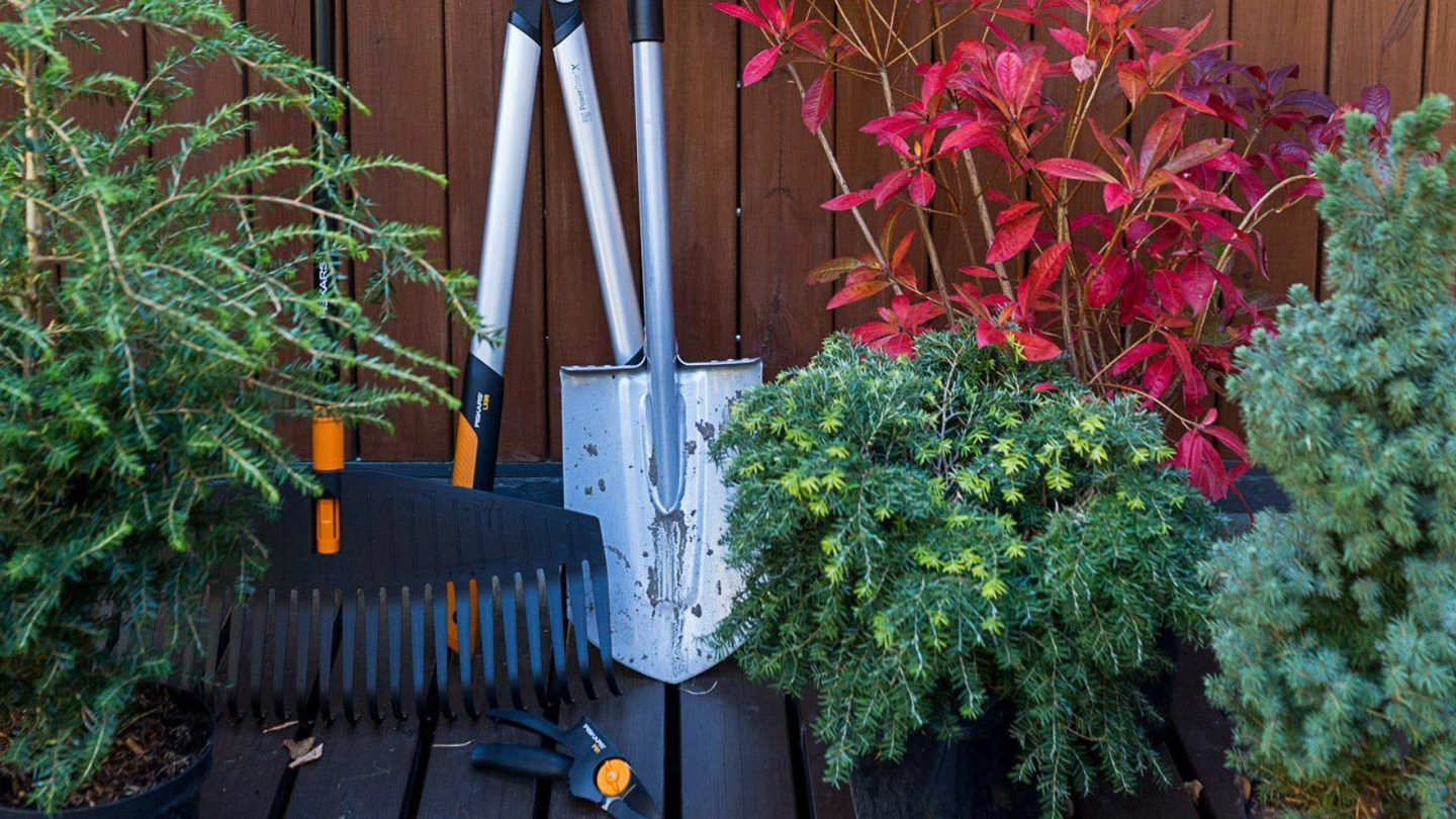 Fiskars garden tools on patio