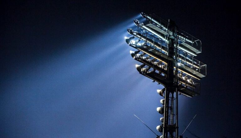large scale mast floodlight