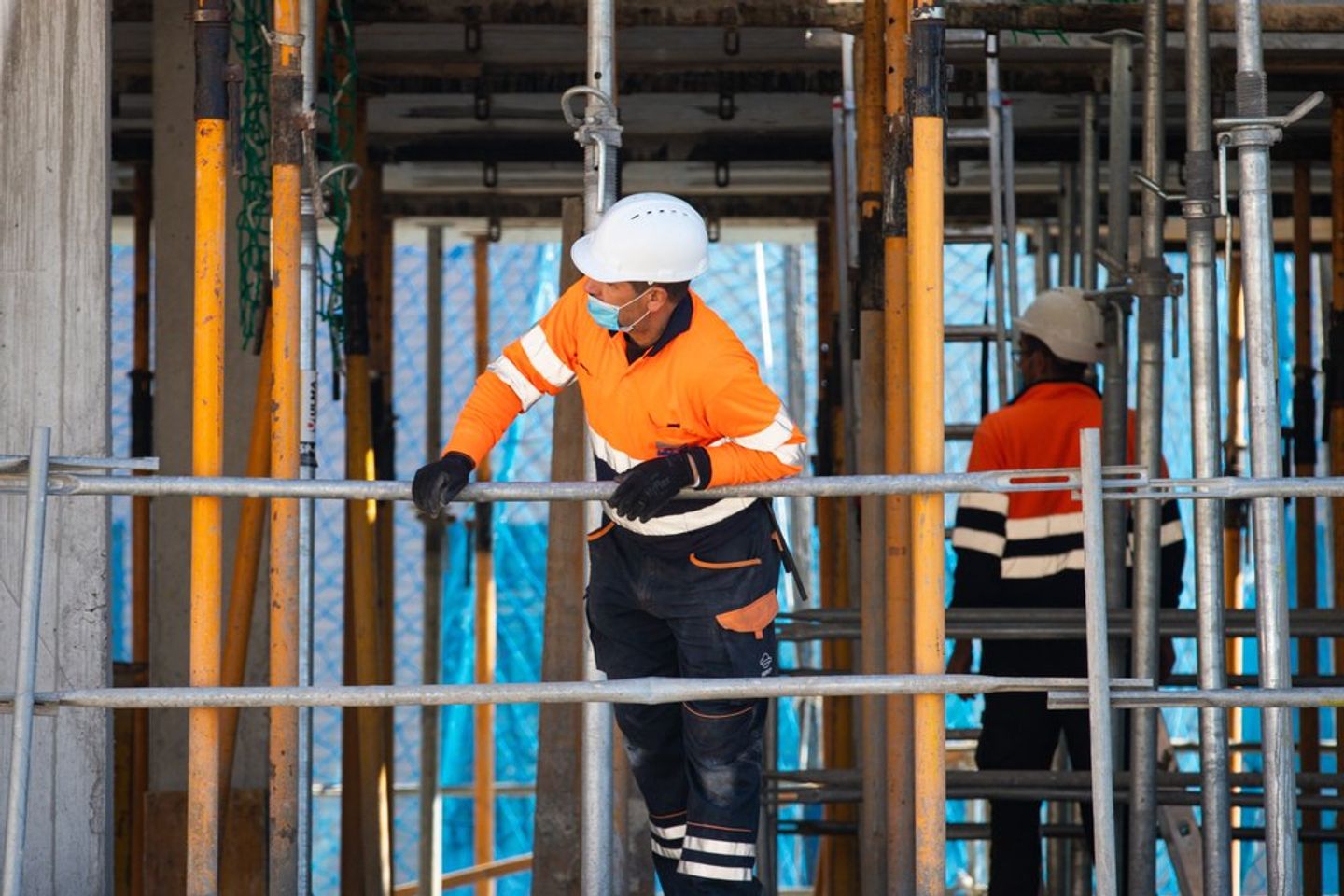 construction workers working at height