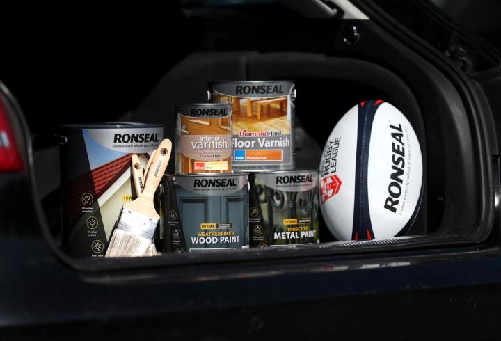 Painting decking using Ronseal decking paint