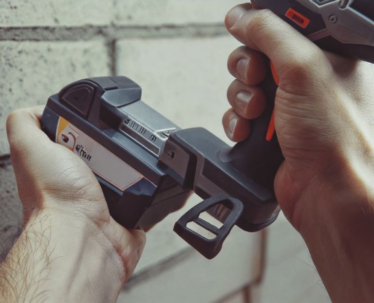 Batteries, Chargers & Cordless Tools
