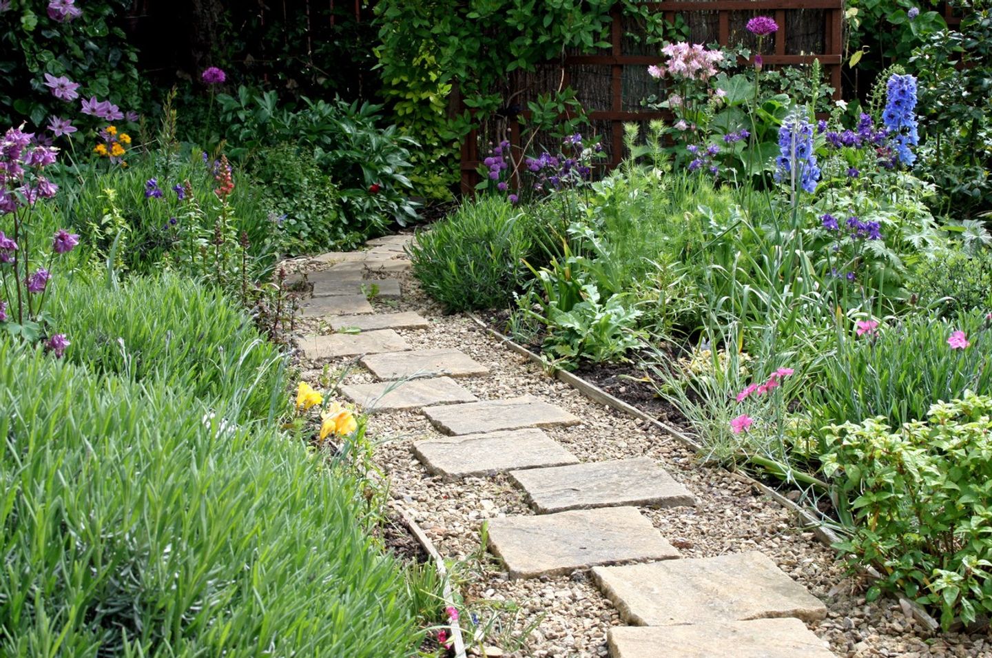 garden path with stepping stones
