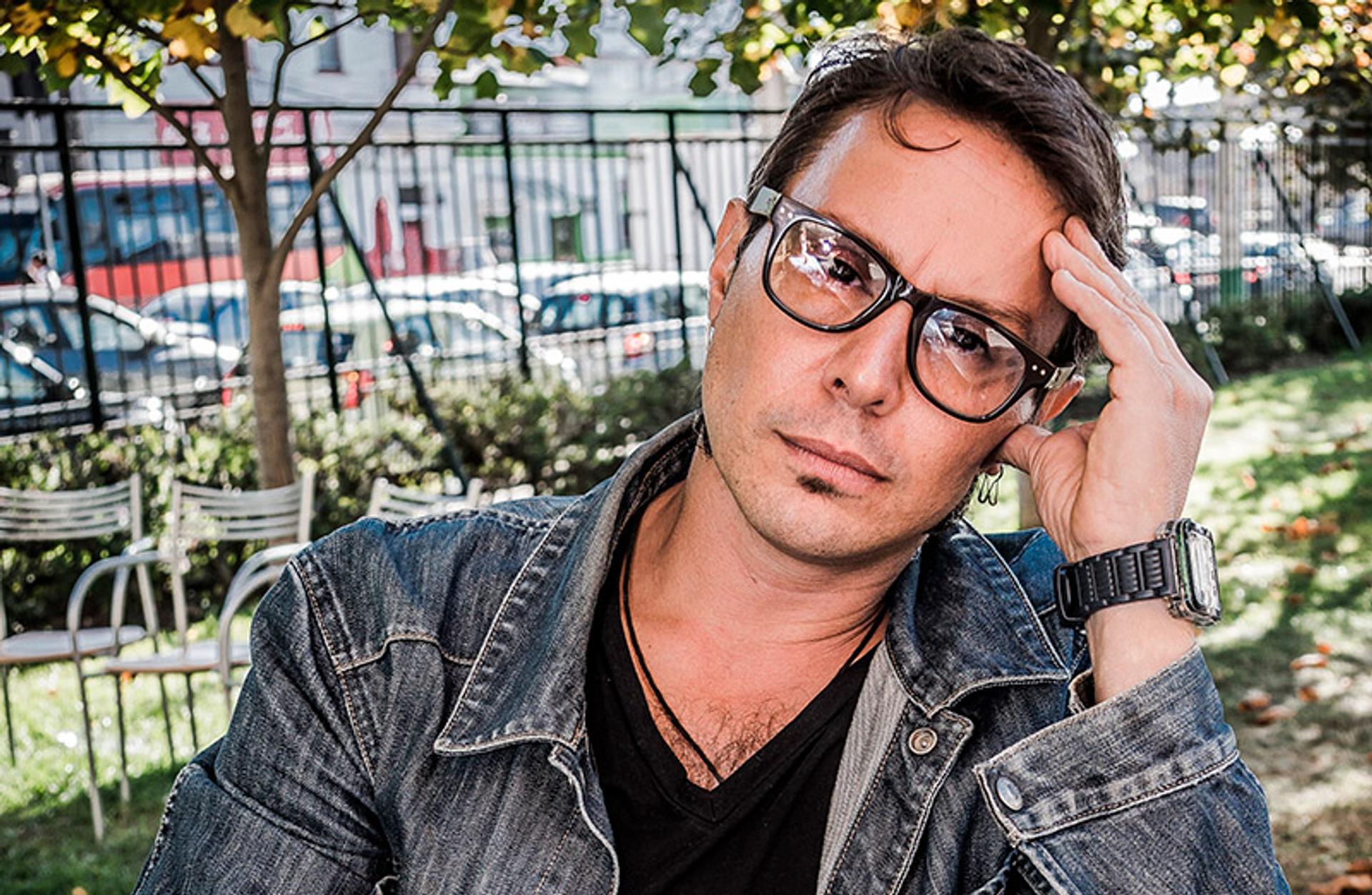 Alfredo Lewin (Comunicador radial Sonar FM  y co-fundador de Rockaxis.com)