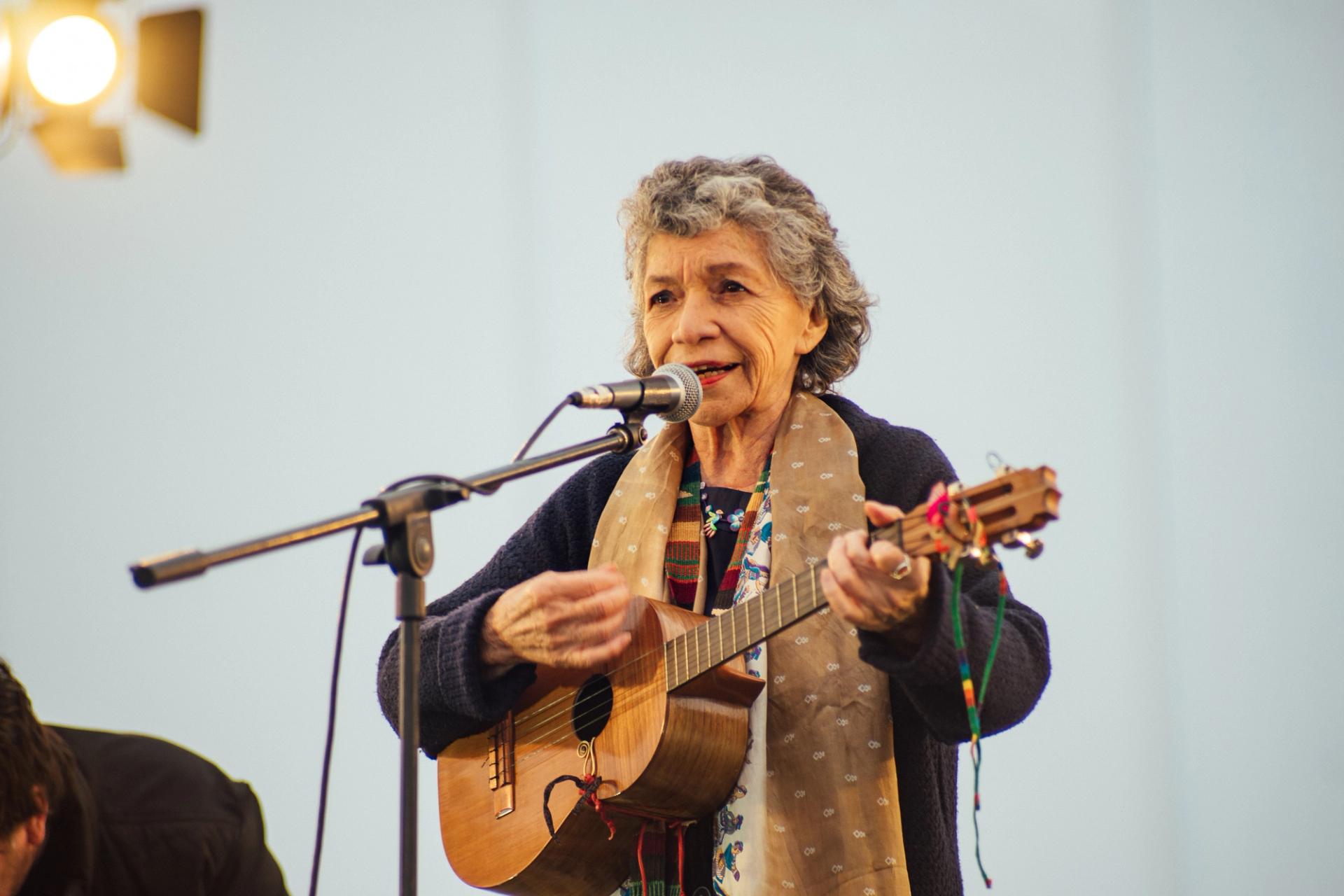 Isabel Parra con Tita Parra & Manuel Meriño