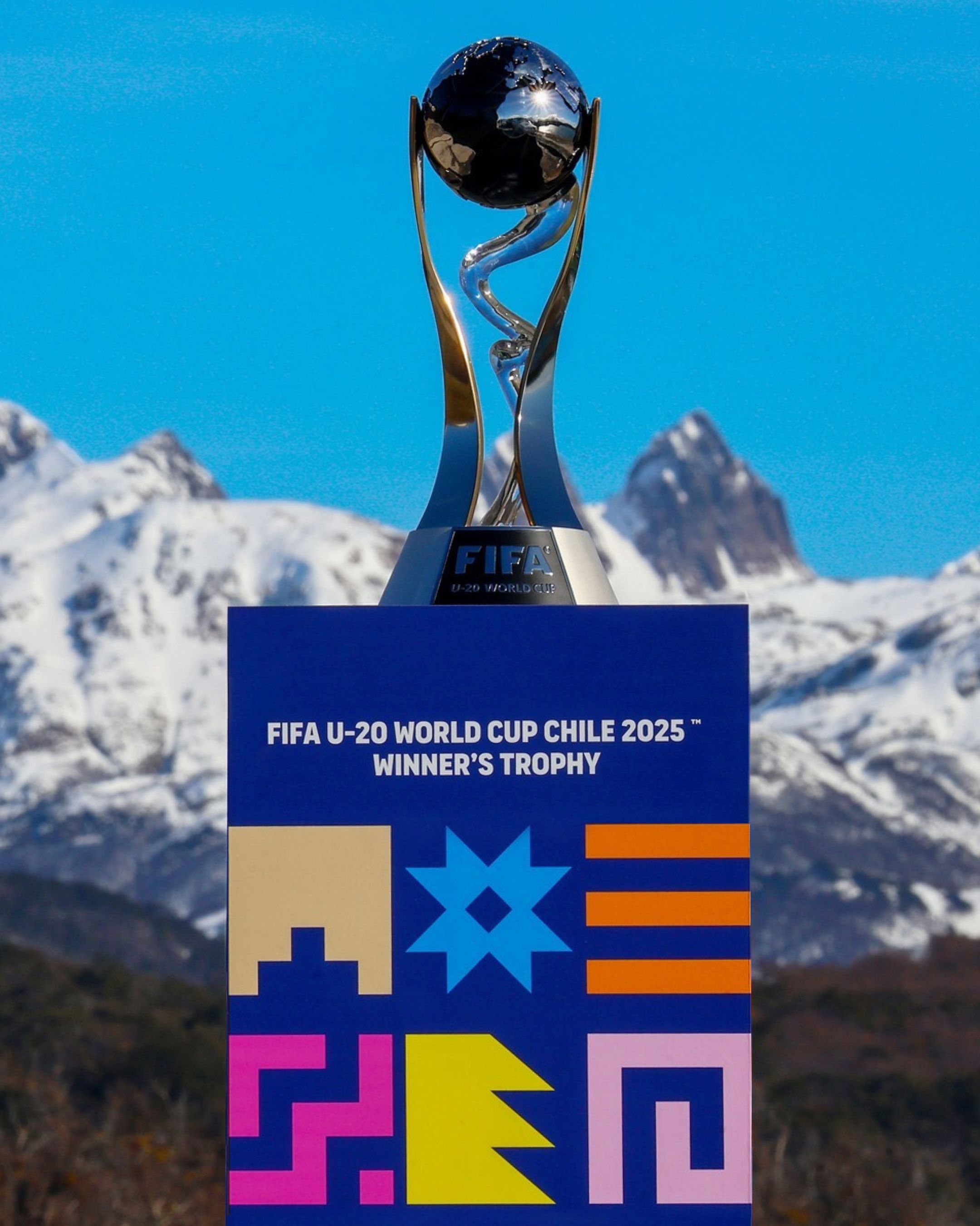 An image of Fifa U20 World Cup Chile trophy 