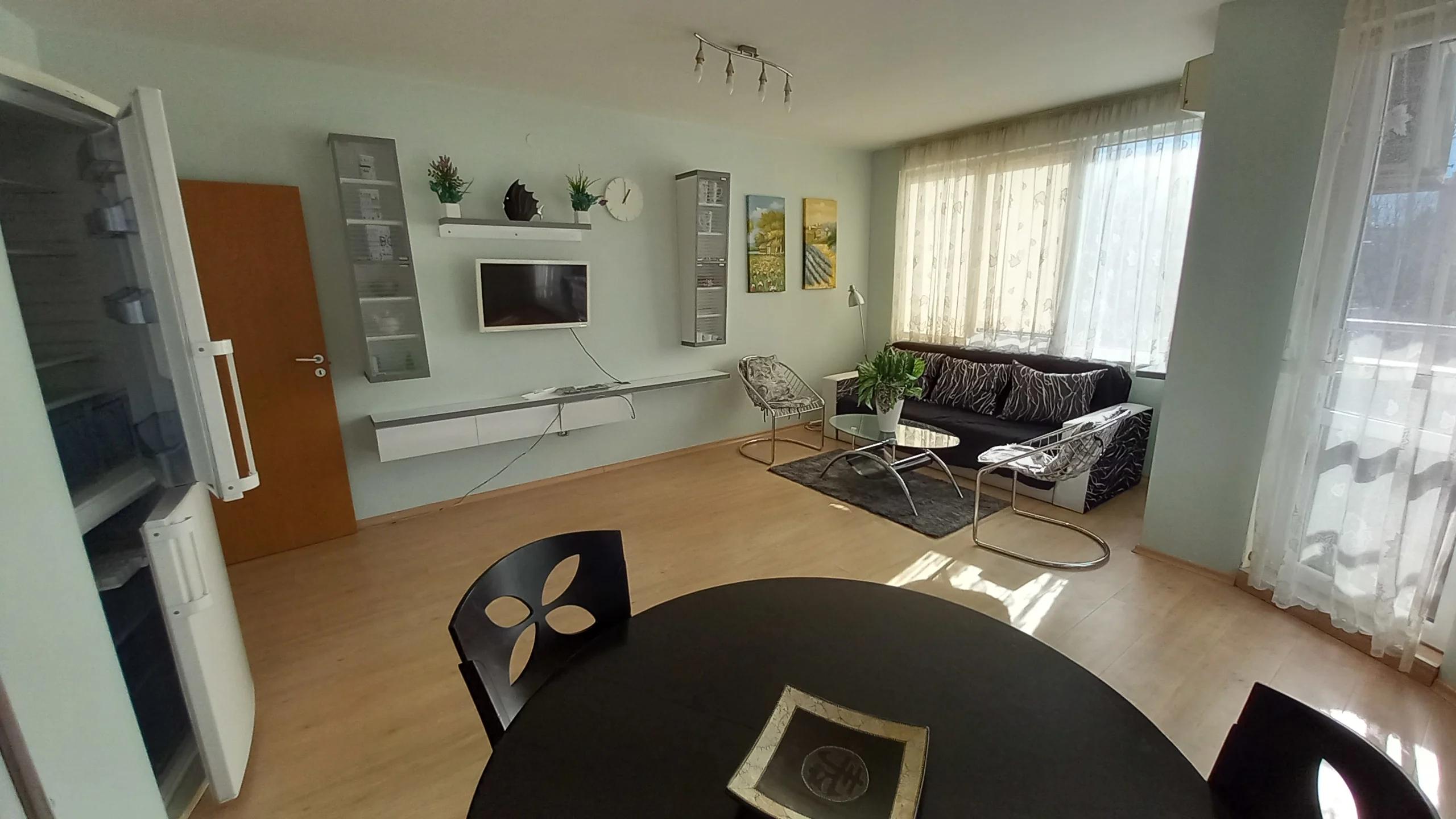 Двустаен апартамент в жк Овча купел