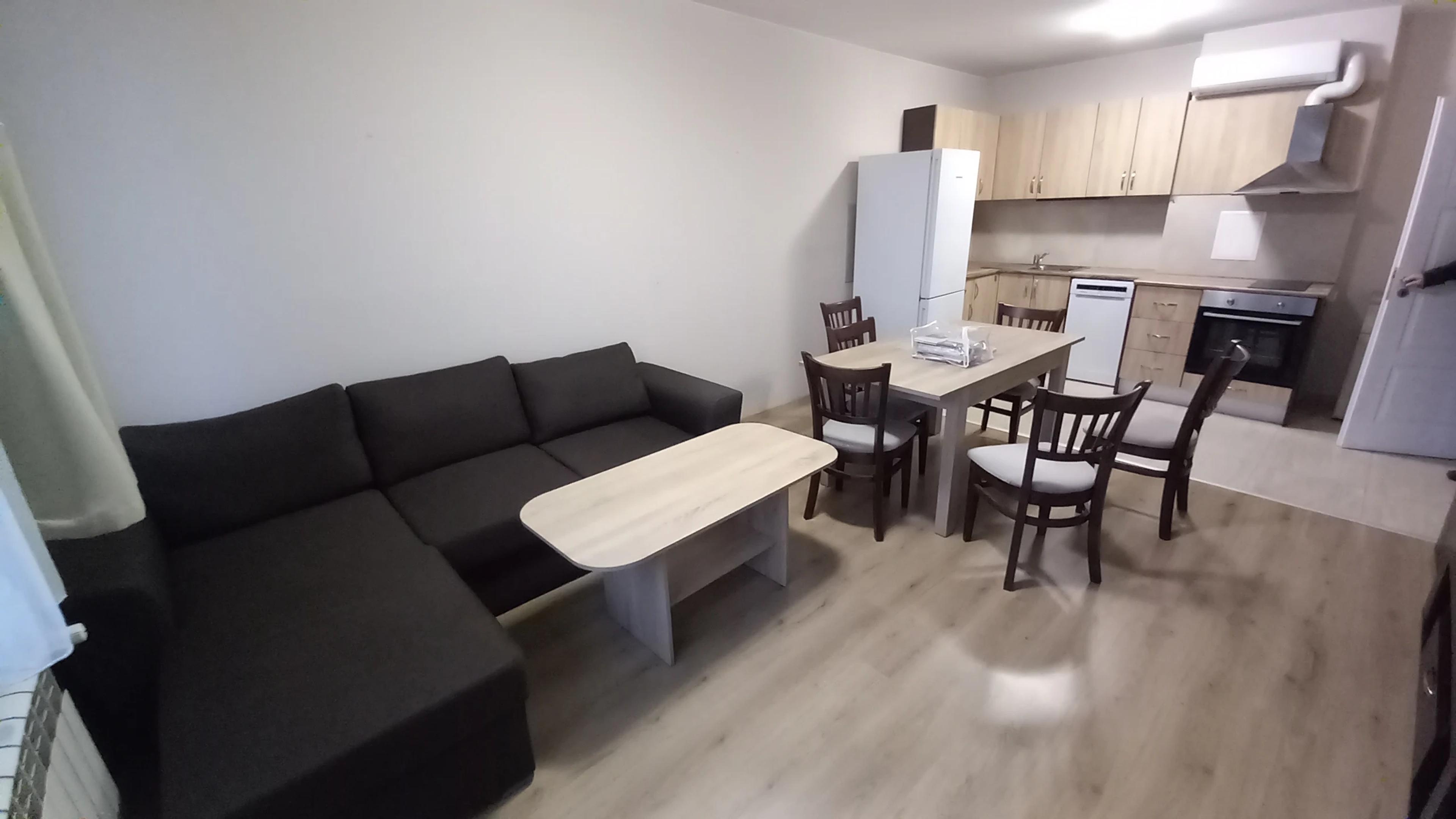 Тристаен апартамент под наем в жк Изток