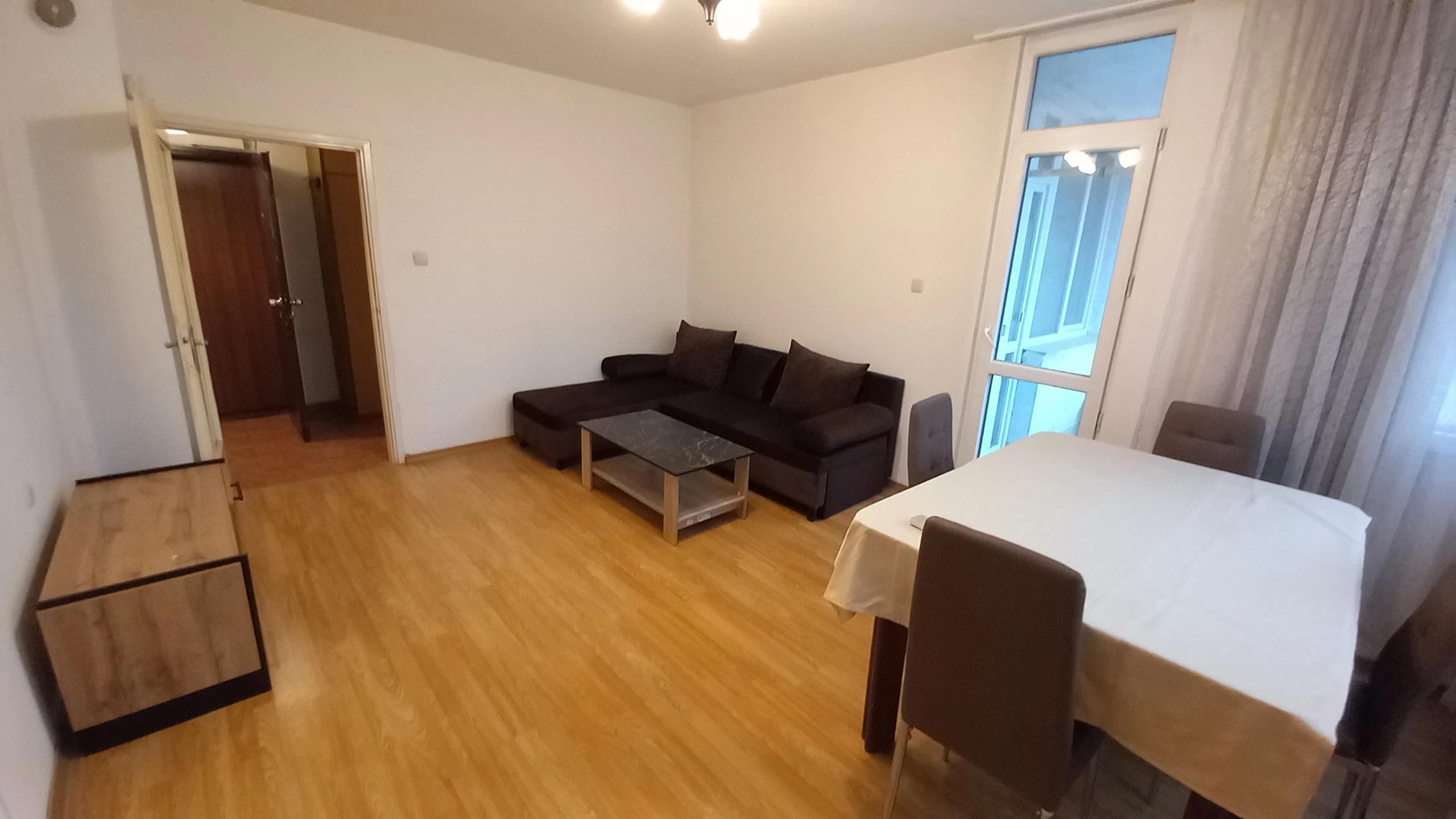 Тристаен апартамент жк Зона Б-18