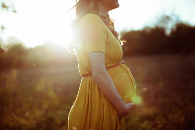 Enceinte en été : les conseils d’une sage-femme