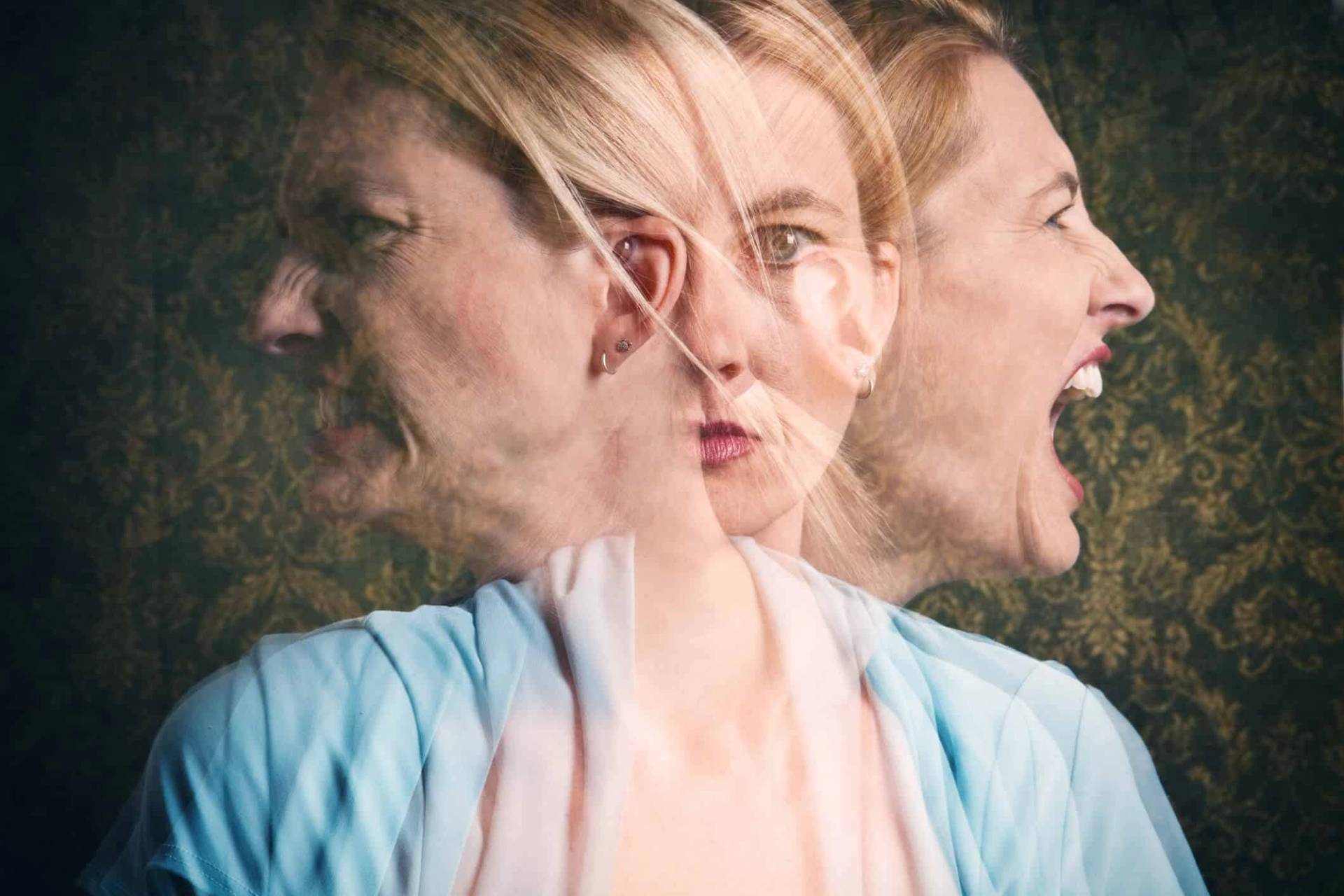 Photomontage de plusieurs expressions d’une femme.