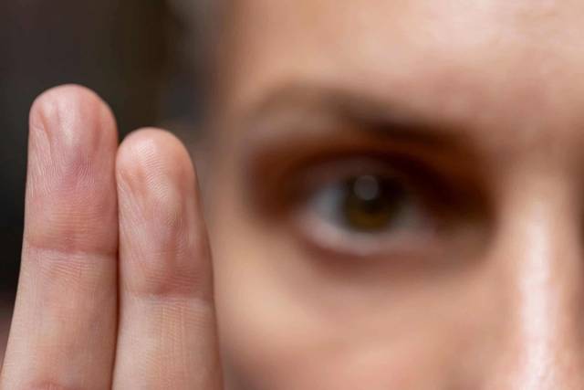 Psychothérapeute et patient lors d'une consultation EMDR pour traiter les traumatismes