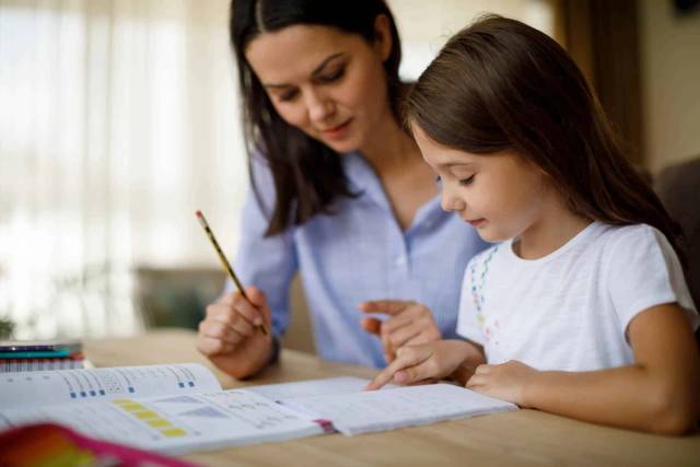 Consultation médicale pour évaluation de l'autisme Asperger avec un professionnel de santé