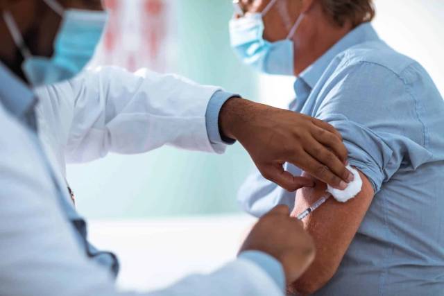 Covid-19 : 6 questions clés sur l’arrivée des vaccins