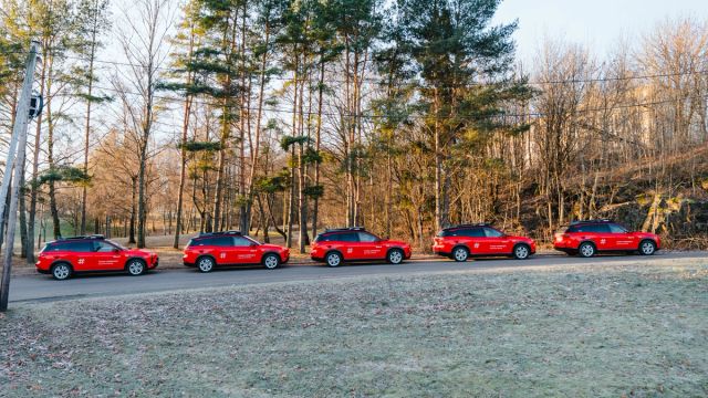 En rekke av selvkjørende bilder fra ruter