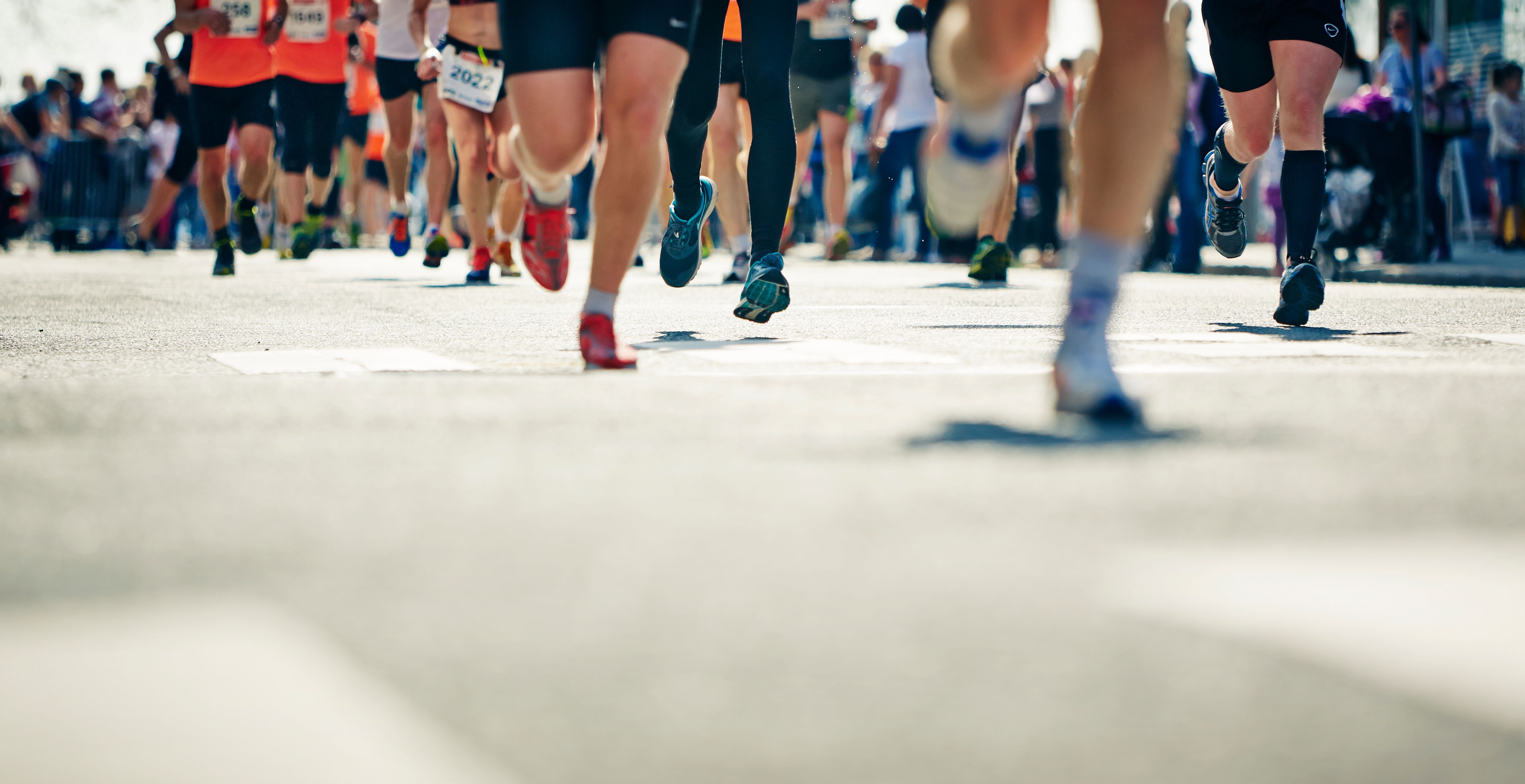 Nærbilde av ben som løper