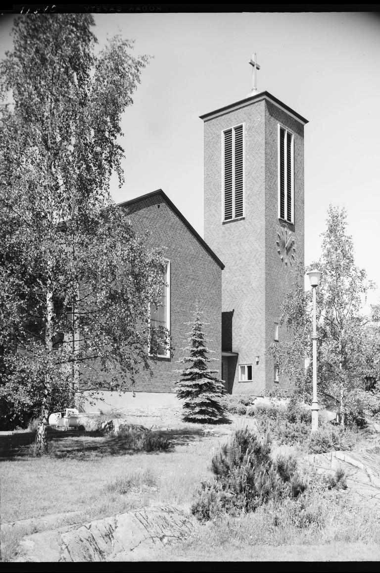 Svart/hvit bilde av Røa kirke