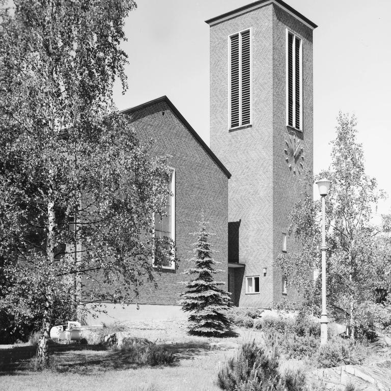 Svart/hvit bilde av Røa kirke