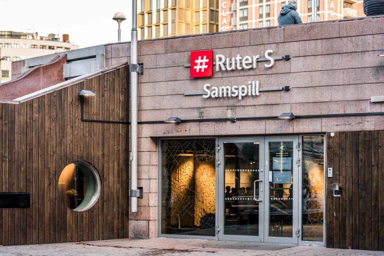 Totalbilde av inngangen til Ruter S - Ruters samspill-lokaler på Jernbanetorget