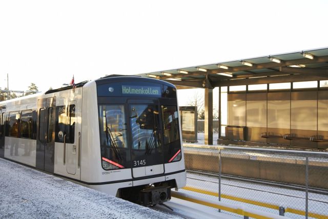 The Metro line 1 on is at the station