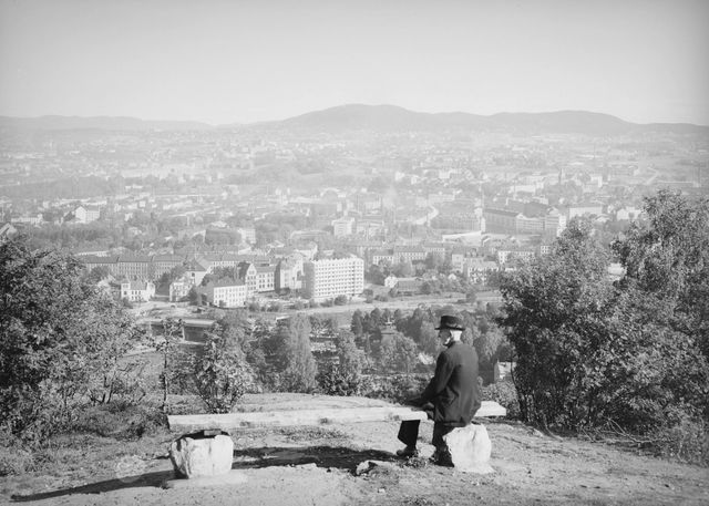 Et sort/hvit bilde av utsikten fra Ekeberg