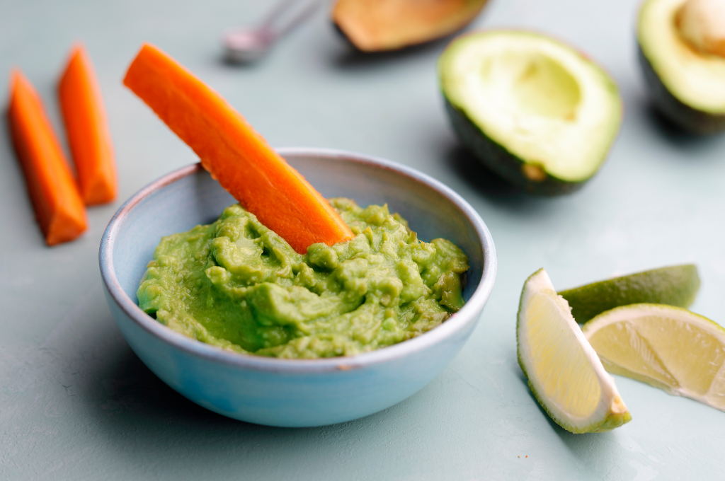 Palitos de zanahoria con guacamole