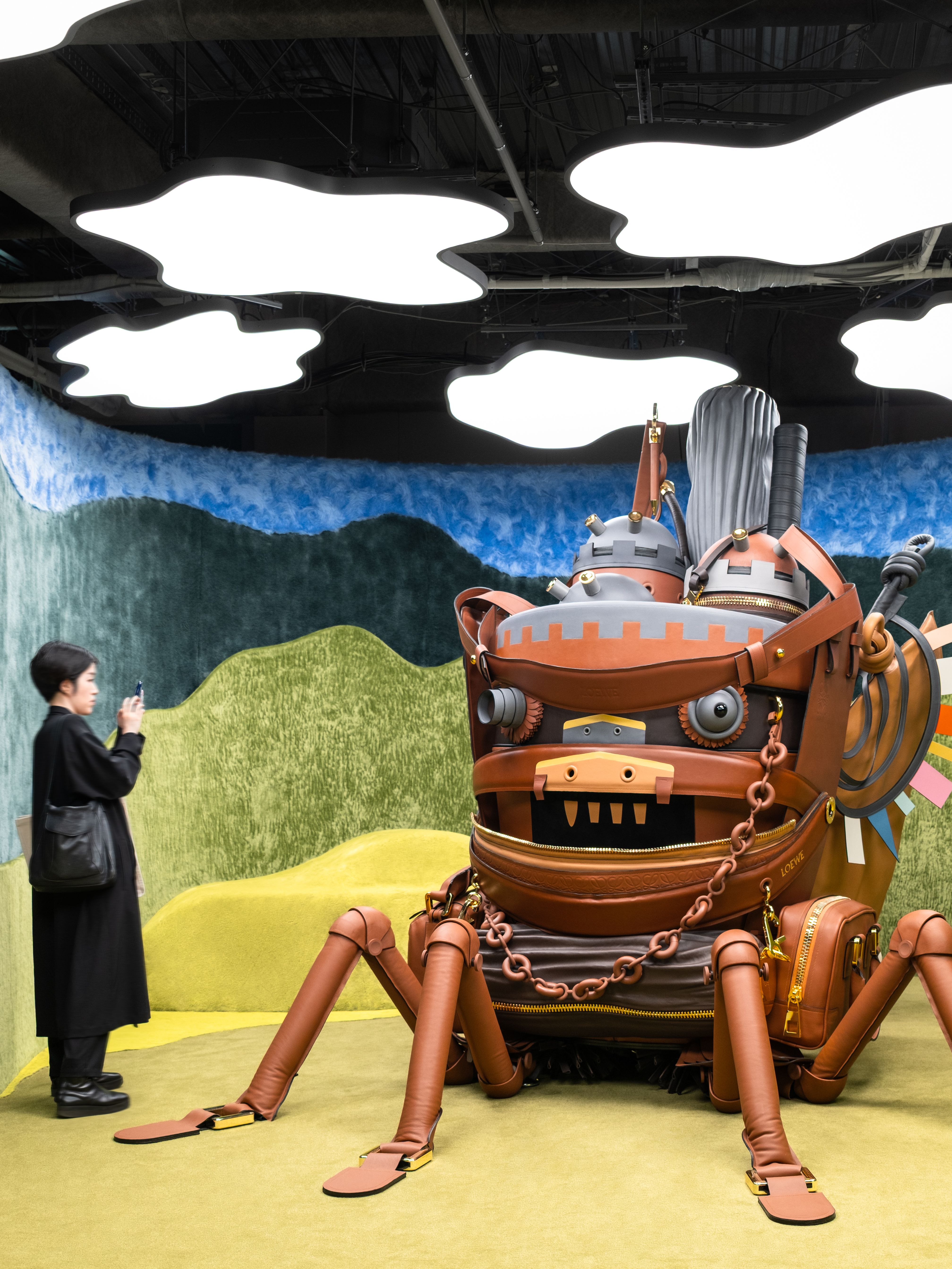 LOEWE Crafted World