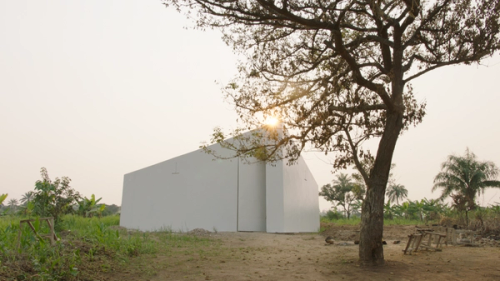 Still from White Cube, Renzo Martens