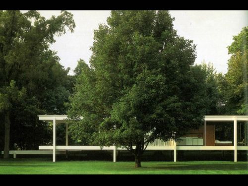 Unfortunately, the sum total of current architectural knowledge hasn't grown beyond this opposition. That is where the market economy and the evolution of architectural culture have been extremely irresponsible in letting knowledge simply disappear between the different preoccupations. I still think that architectural dialectics are between buildings like Falling Water and Farnsworth House, and are therefore not deep enough.