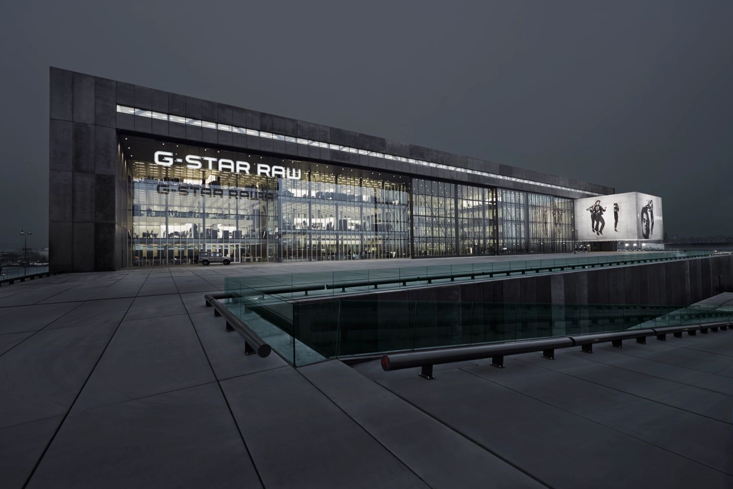 GStar Raw HQ