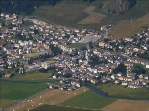 ...but at the same time it was growing. This simultaneous evacuation and extension became a very interesting thing to investigate.