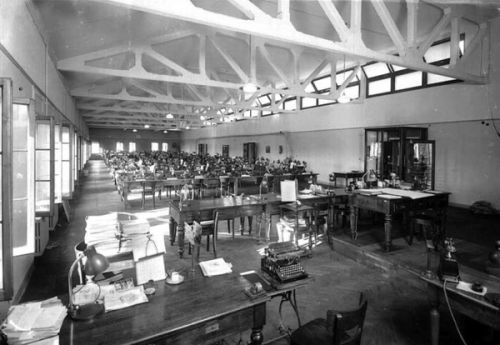 Fondaco dei Tedeschi, The telegraphs room with concrete trusses visible, 1940