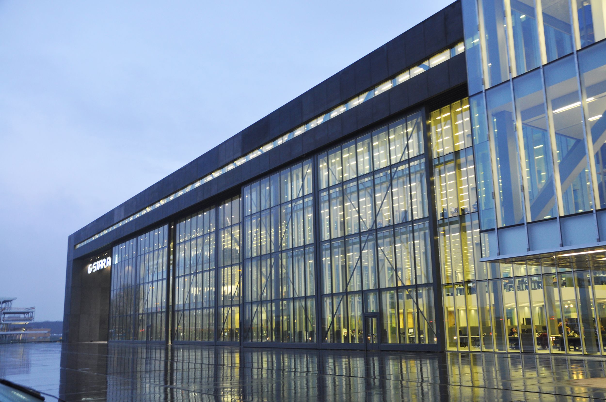 GStar Raw HQ