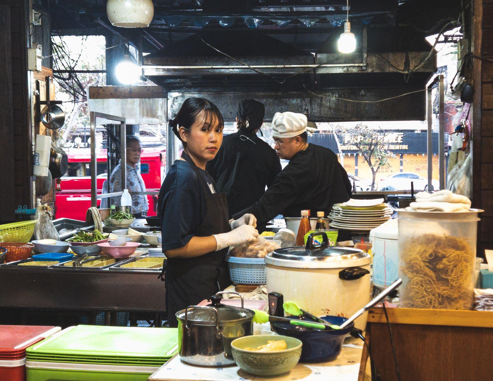 The 220 Baht Problem: Answering the Money Questions Every Nomad in Thailand Eventually Googles