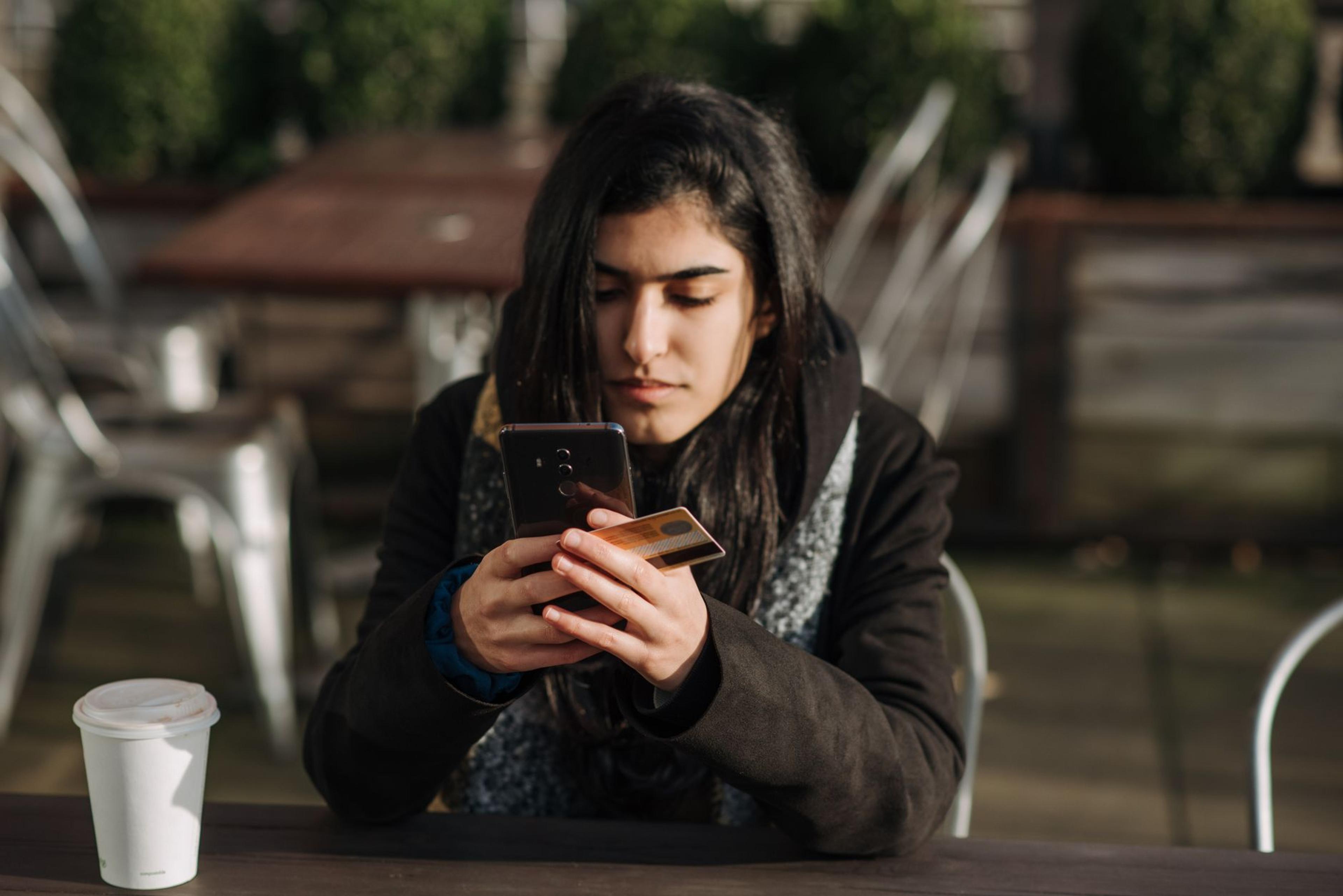 Week One in Colombia: The Money Questions Every Nomad Ends Up Googling