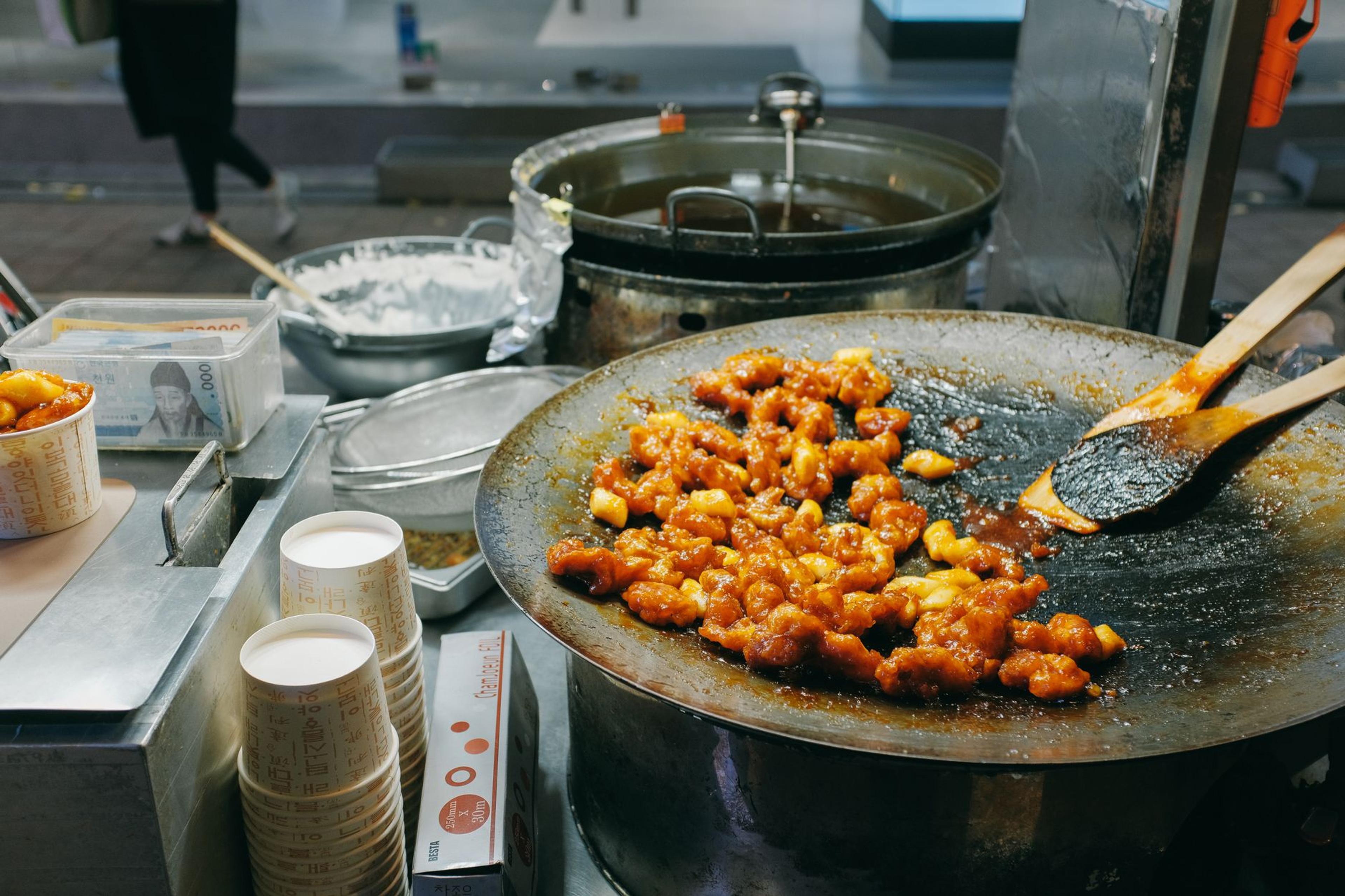 South Korea Went Cashless Without You. A Traveler's FAQ for Catching Up.
