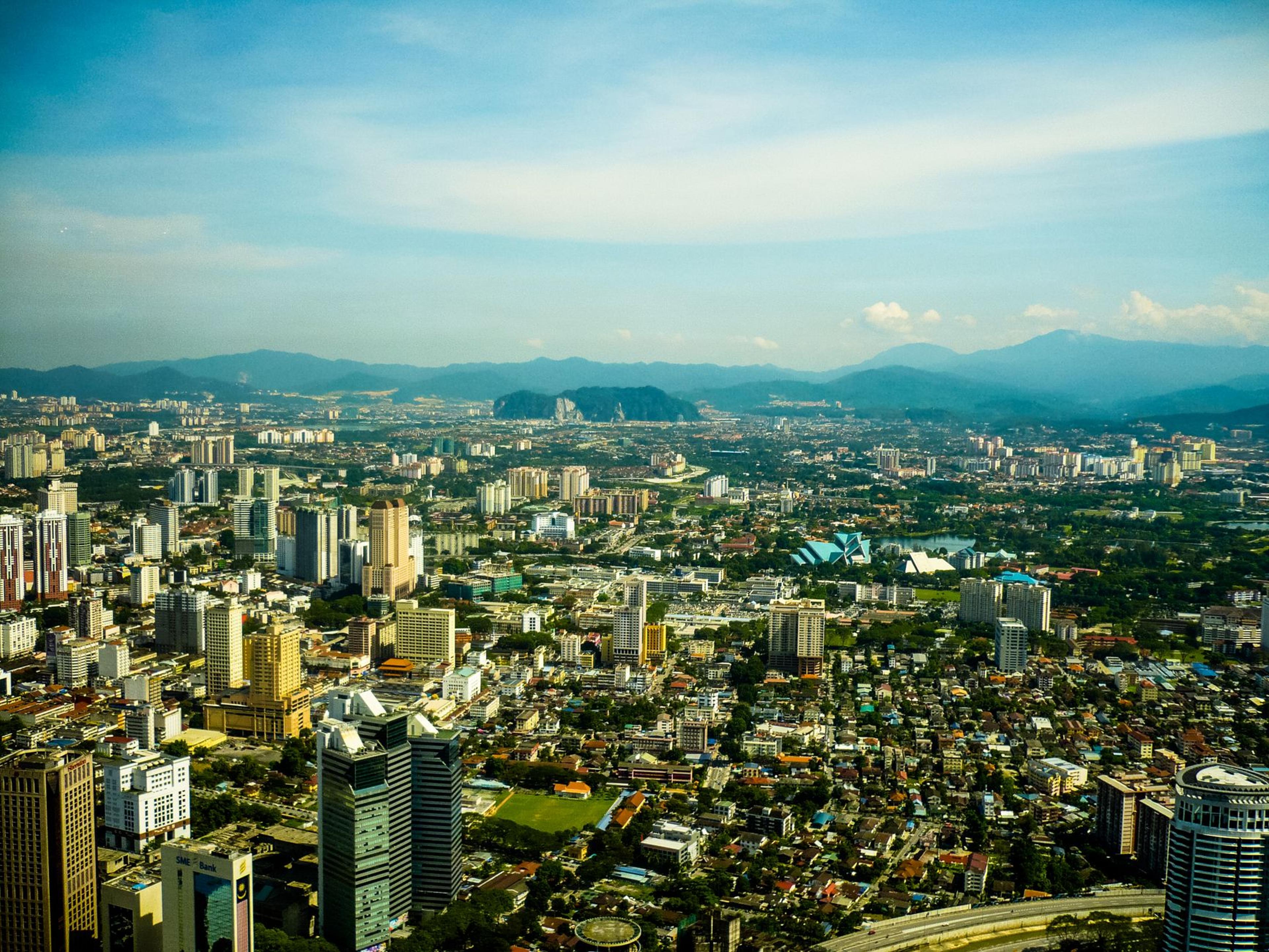 Why Paying Through Local QR Networks Builds a Spending Record in Malaysia and Cambodia