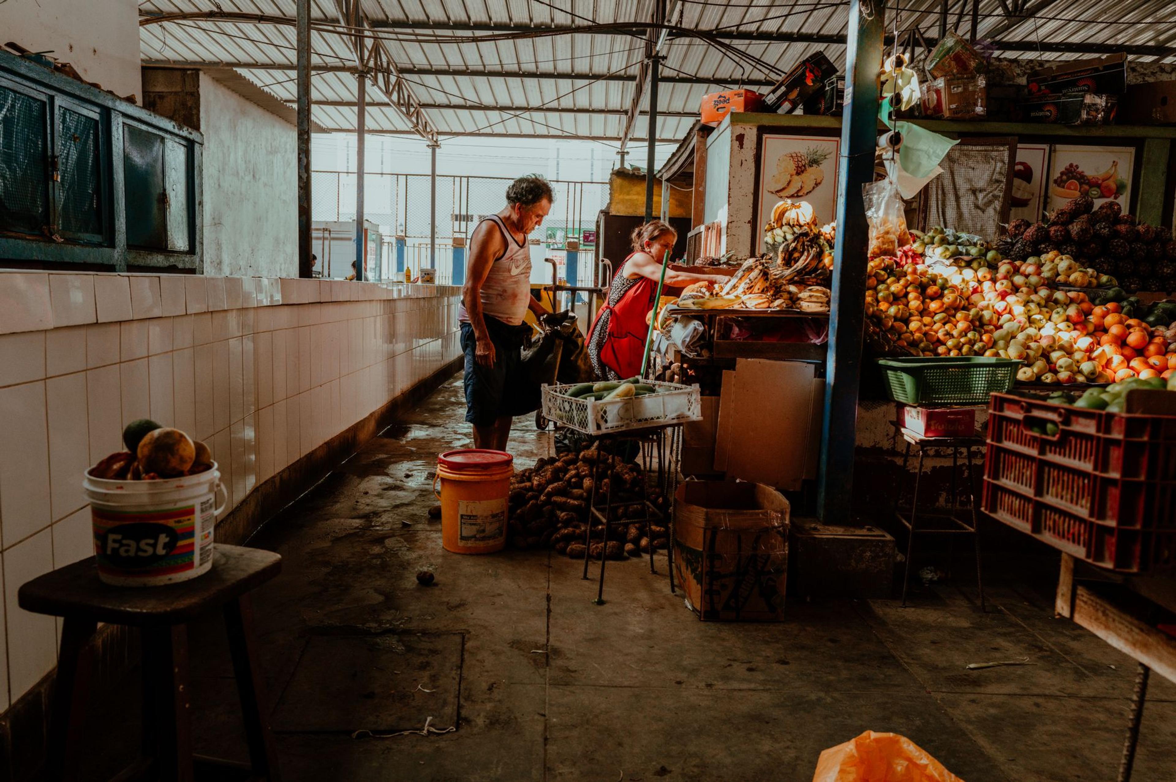 Can You Eat Your Way Through a Peruvian Market Without a Yape Account?