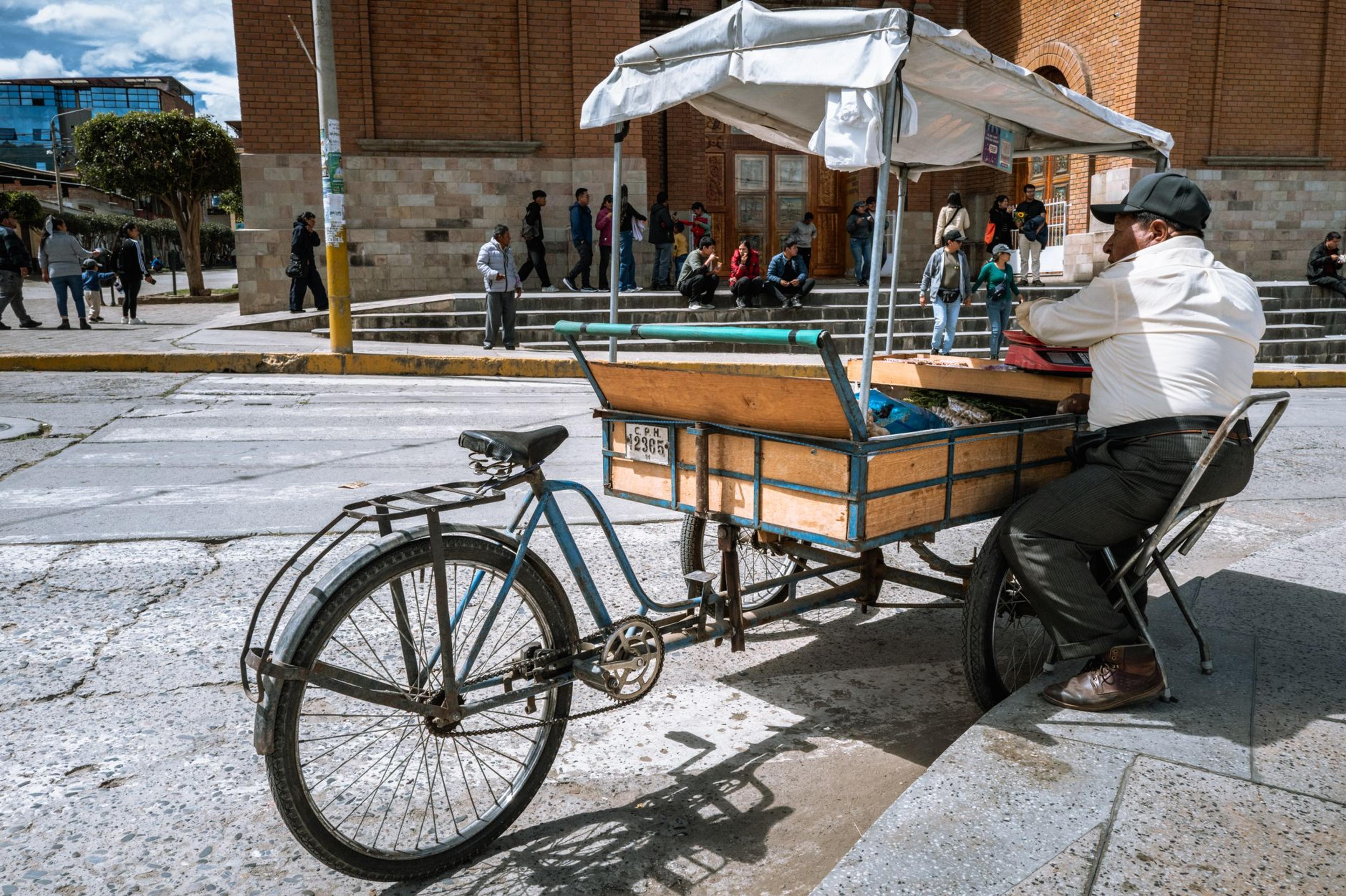 How to Pay Like a Paceño: A Visitor's Guide to QR Simple in Bolivia