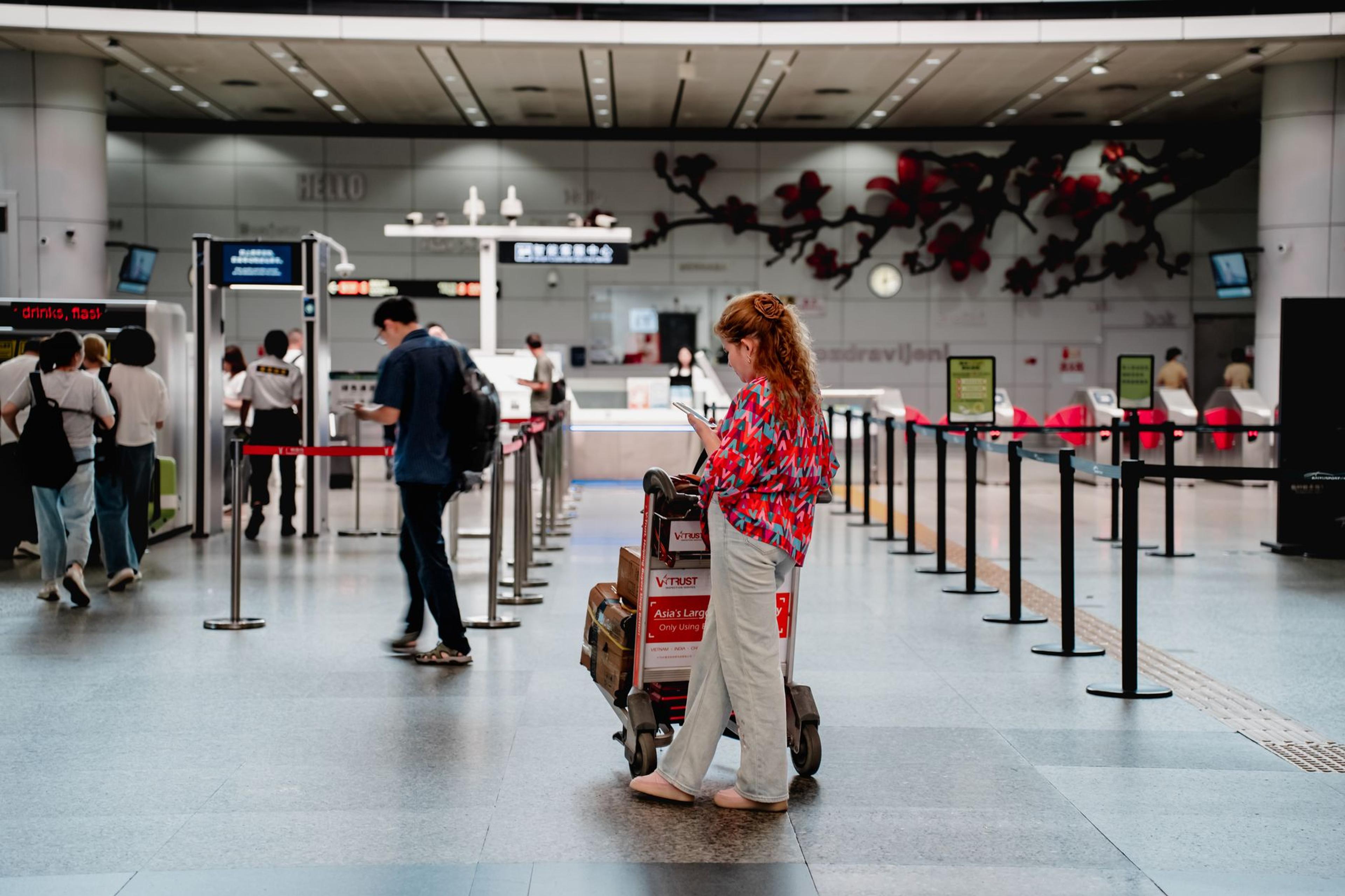 Travel Wallet Onboarding Times Compared: How Long Wise, Revolut, and Moreta Pay Actually Take to Verify a New User