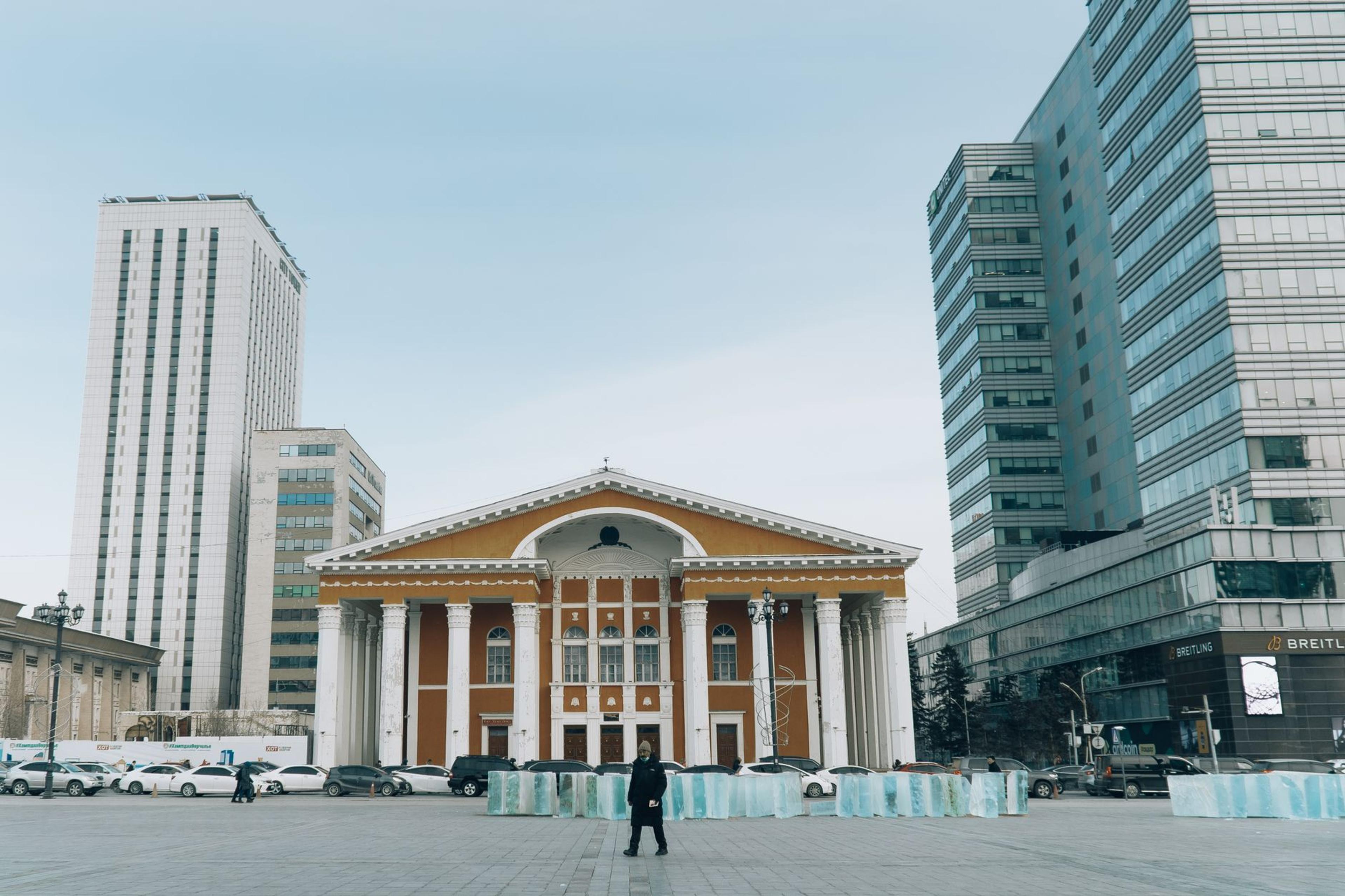 Mongolia Has Two Economies: One Scans QR Codes, One Counts Tugrik by Hand