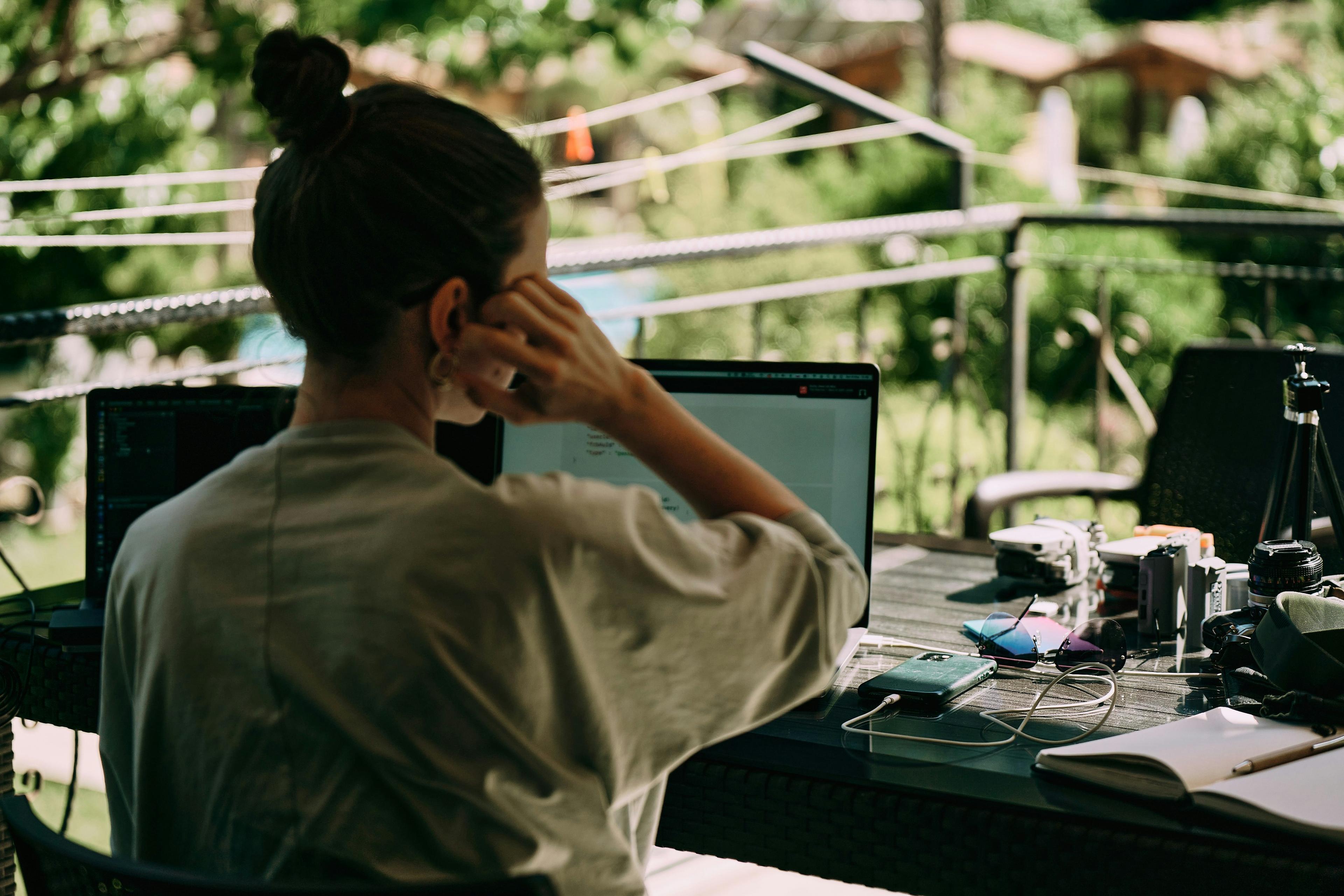 Freelancer Invoicing Abroad: Getting Paid by US and EU Clients as a Remote Worker in Malaysia or Brazil