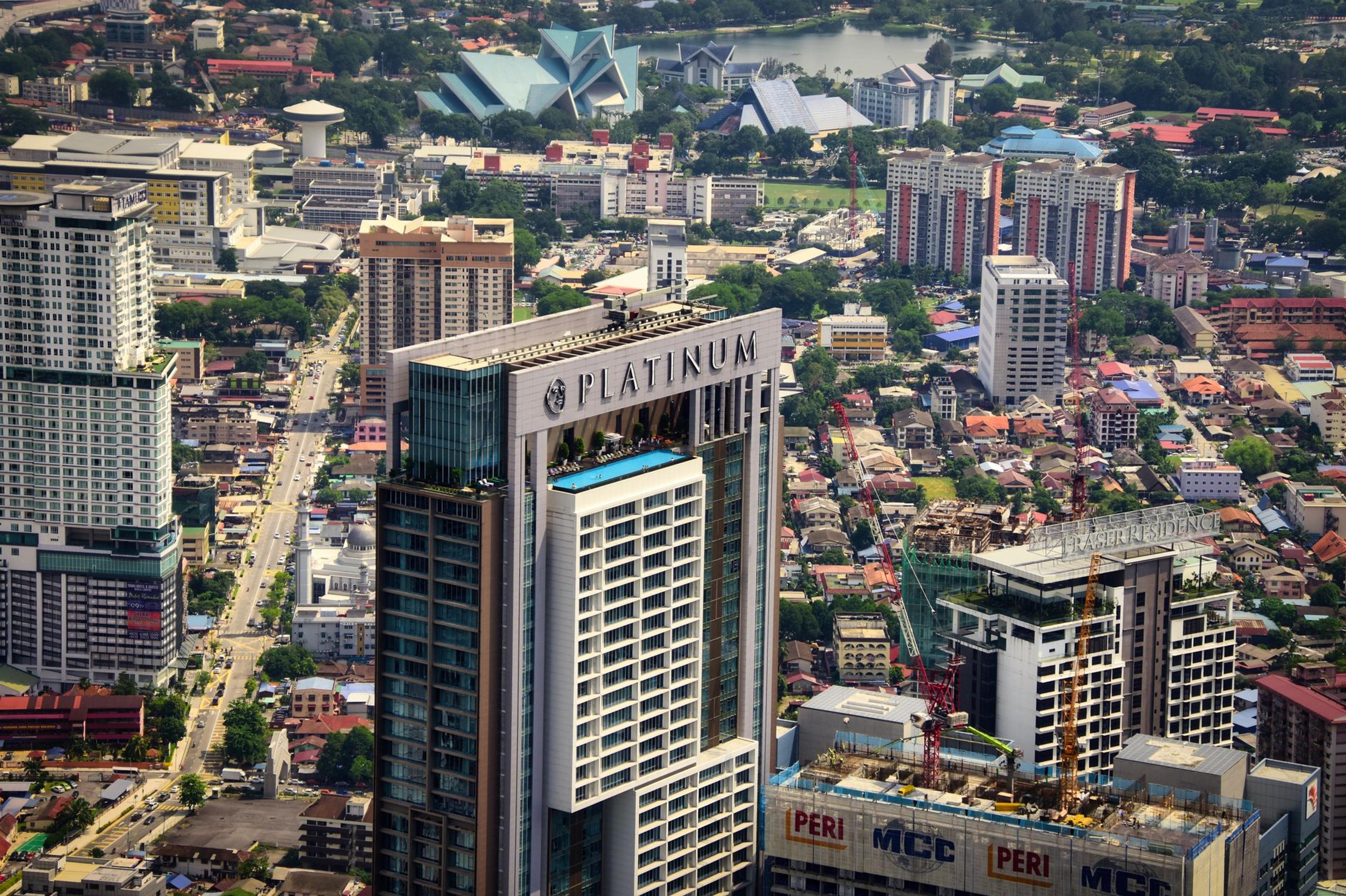 Why Digital Nomads in Kuala Lumpur and Phnom Penh Get Quoted Two Different Rents, and Which One Is Real