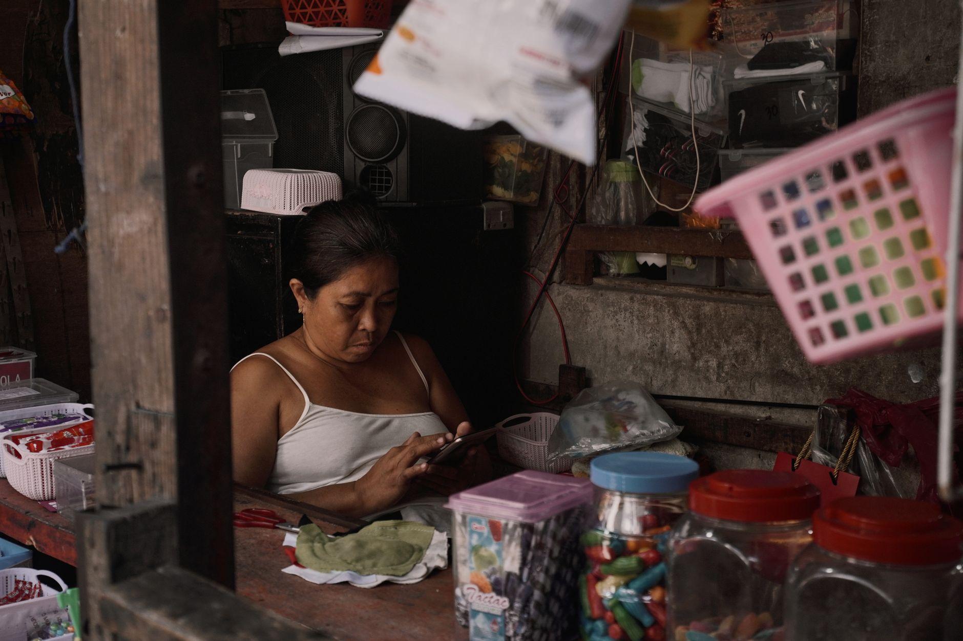 GCash, Maya, or a Wad of Pesos? Philippines Travel Money Questions, Answered Straight
