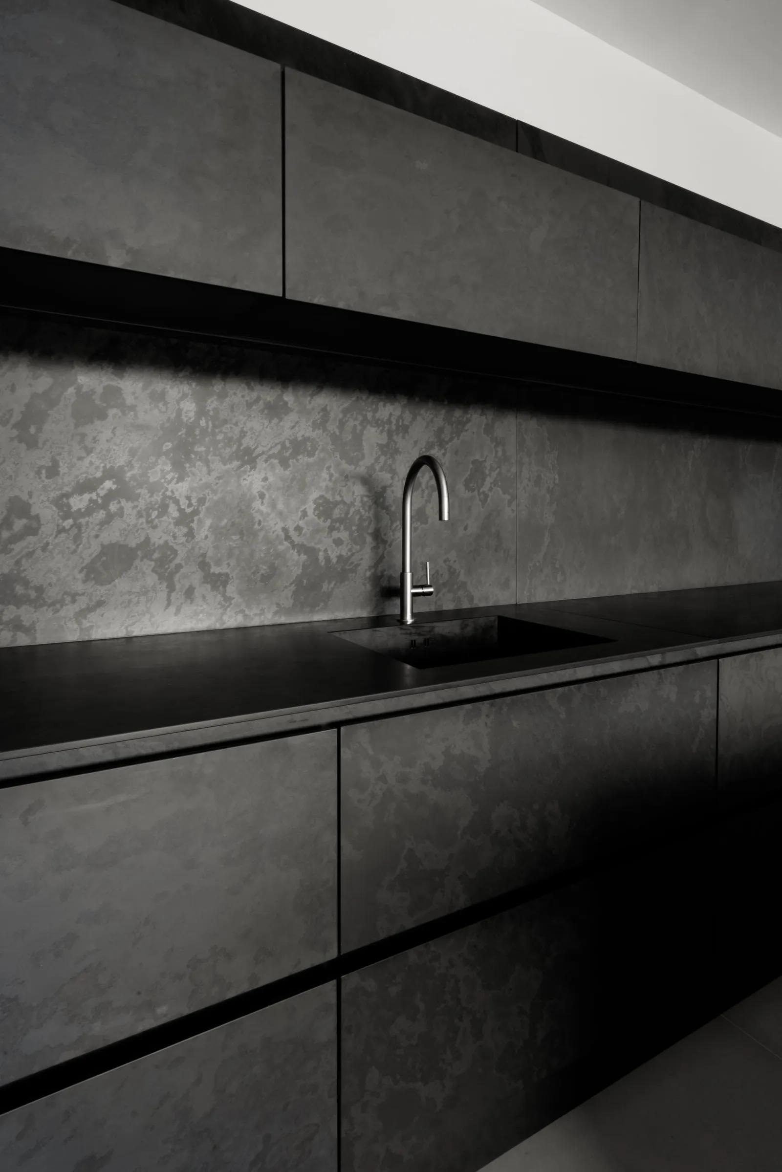 Vivienda contemporánea con acabados nobles