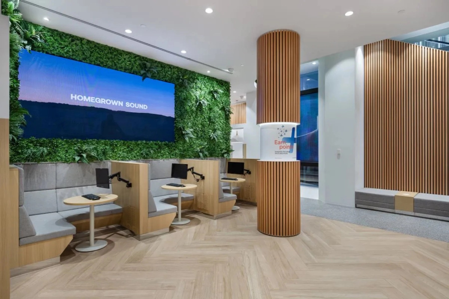 Telstra Chadstone — retail fitout (6)