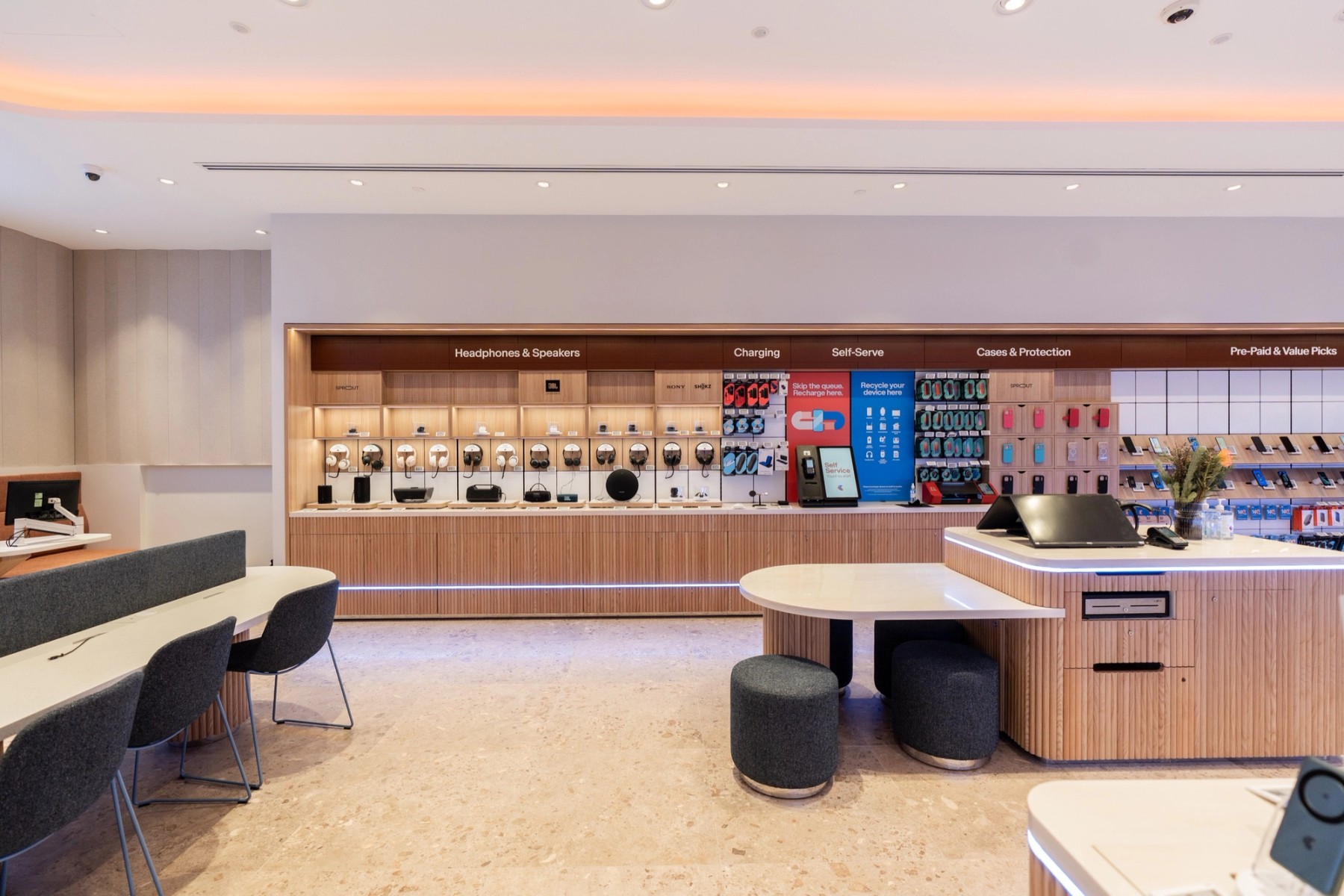 Telstra Coomera — retail fitout (3)