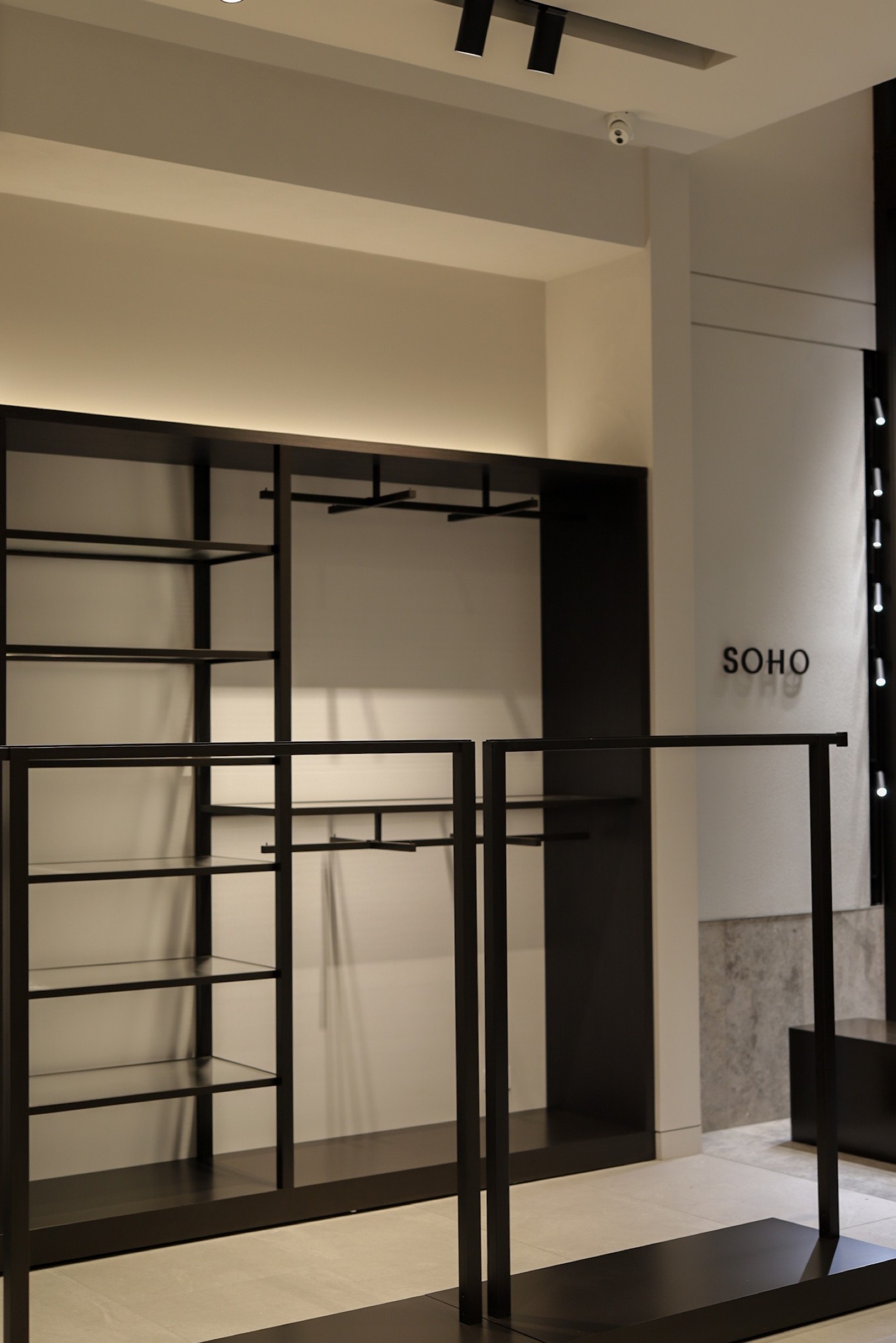 SOHO Chadstone — retail fitout (5)