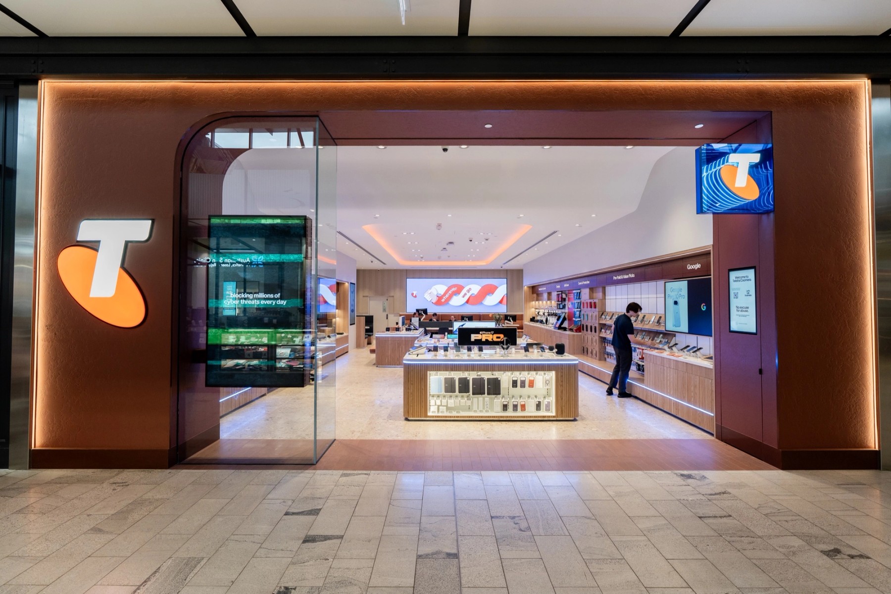 Telstra Coomera — retail fitout (28)