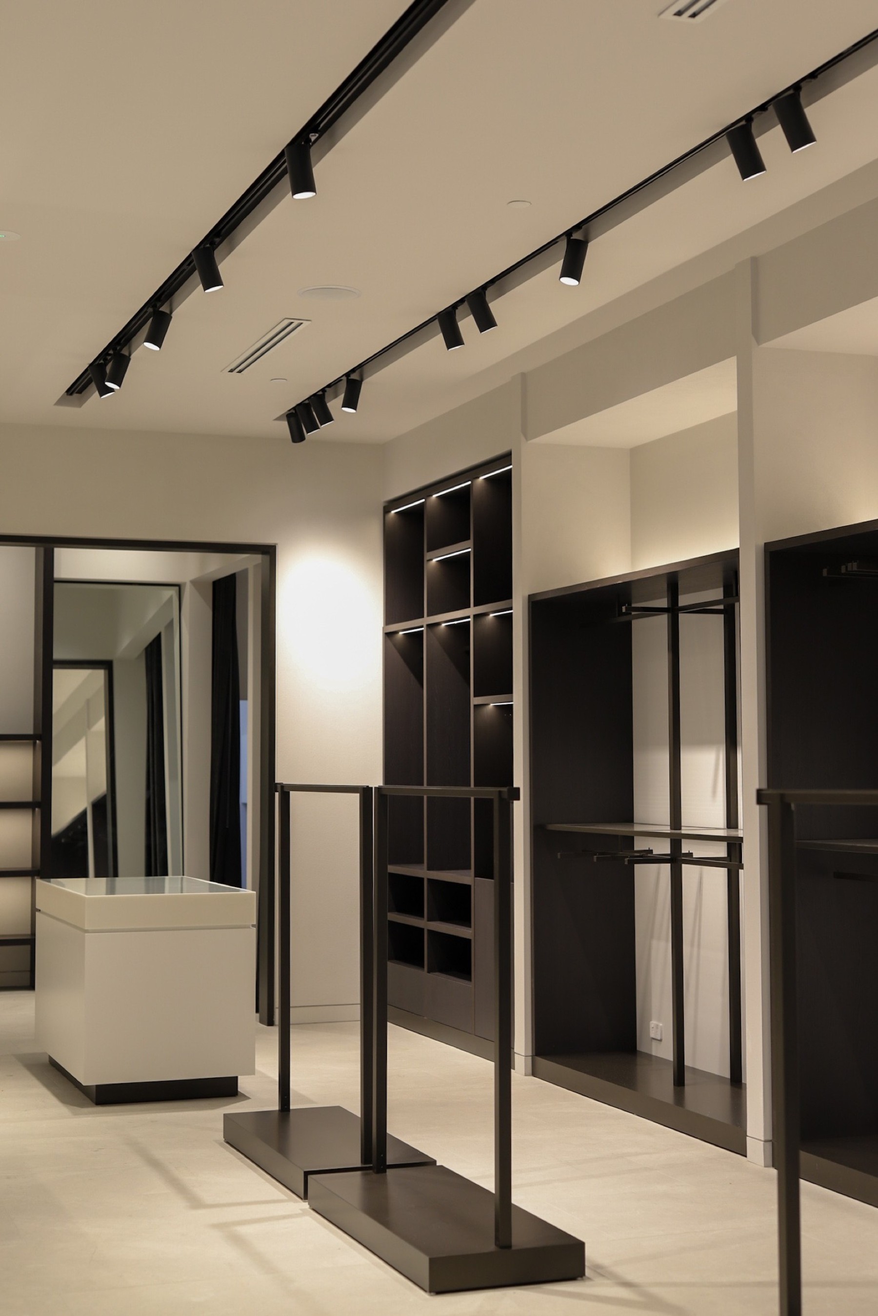 SOHO Chadstone — retail fitout (6)
