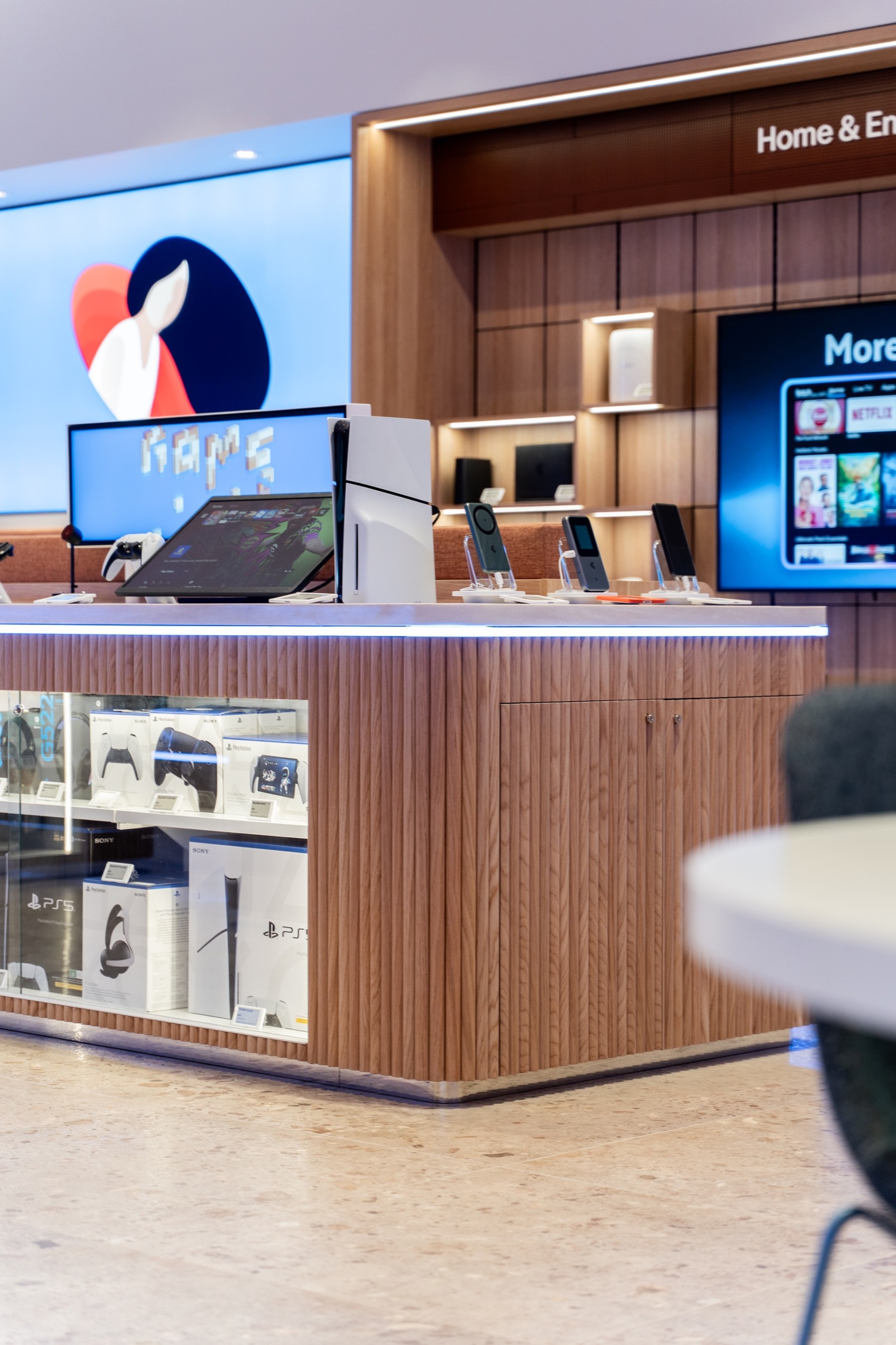 Telstra Coomera — retail fitout (21)